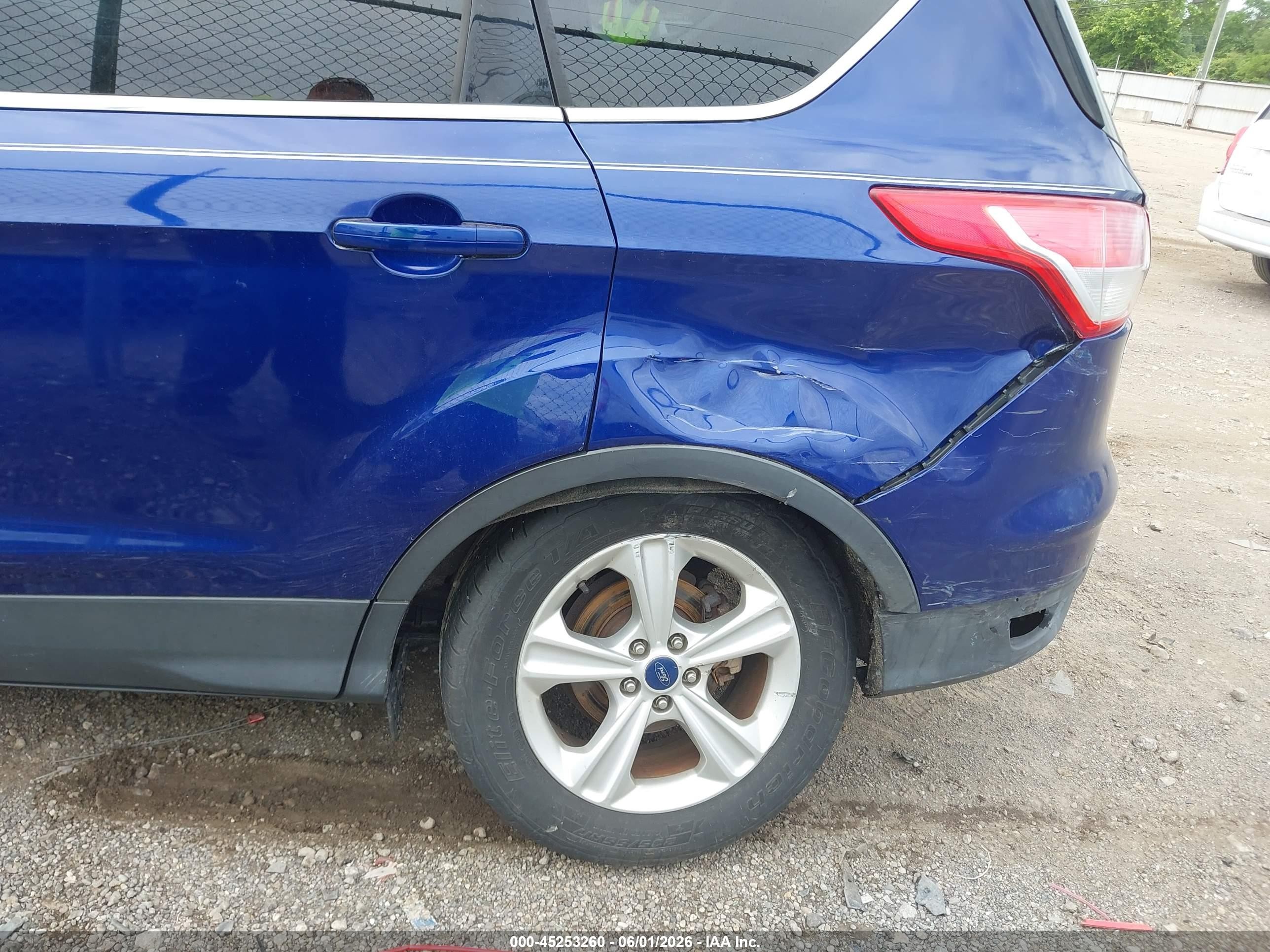 2013 Ford Escape Se Синий vin: 1FMCU0G93DUD83500