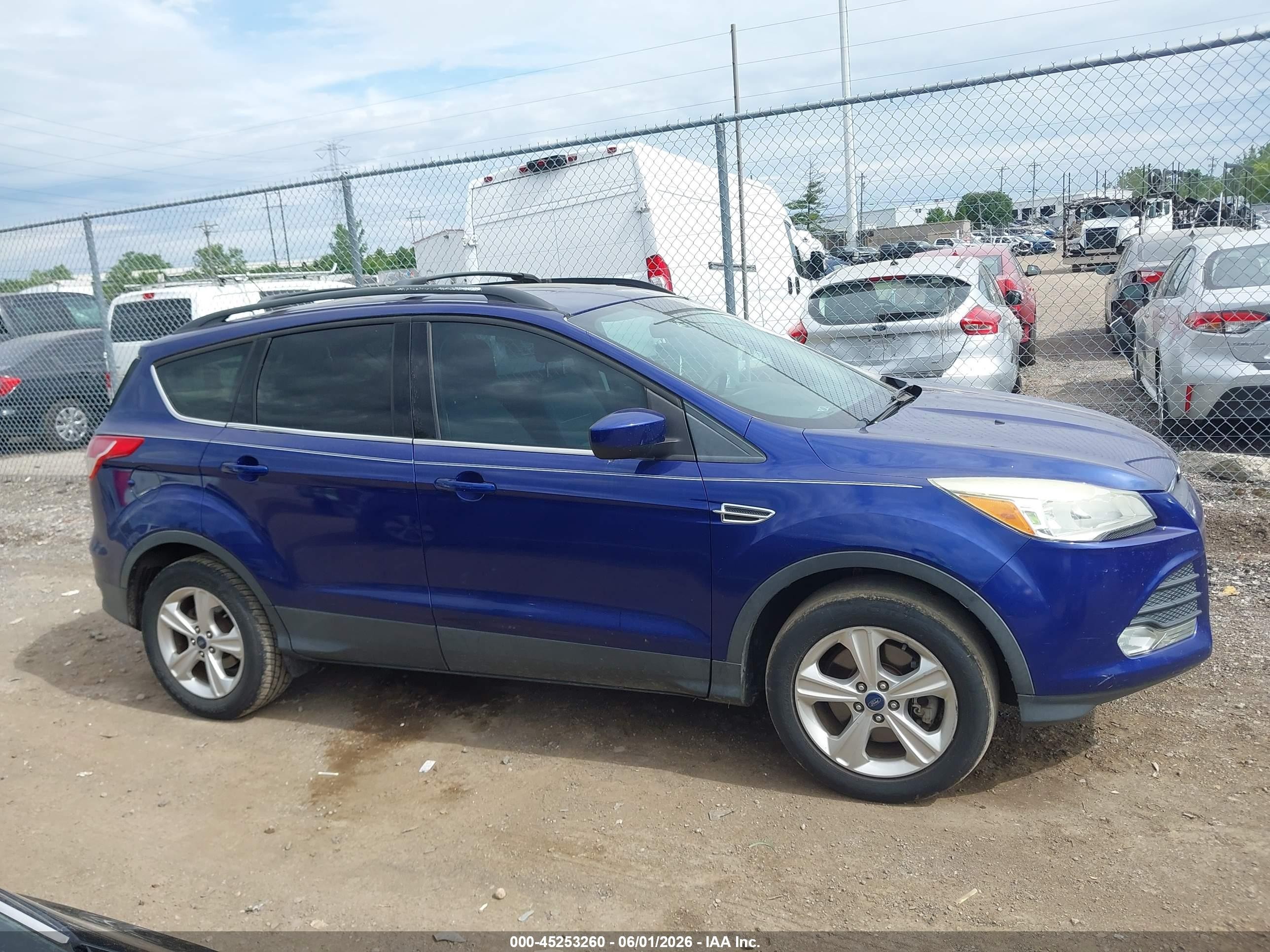 2013 Ford Escape Se Синий vin: 1FMCU0G93DUD83500