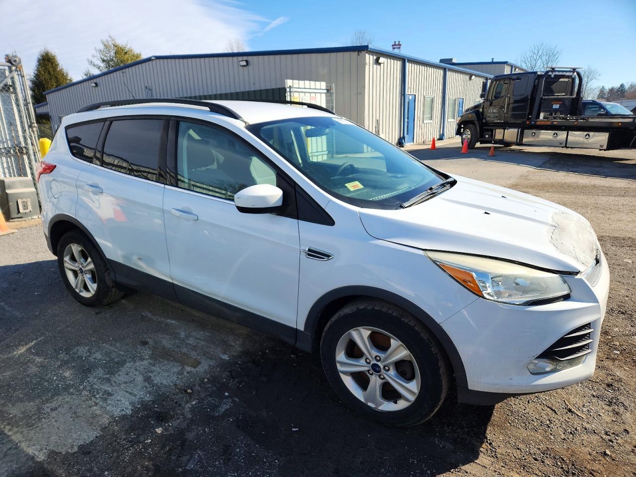 2014 Ford Escape White vin: 1FMCU0G93EUB56177