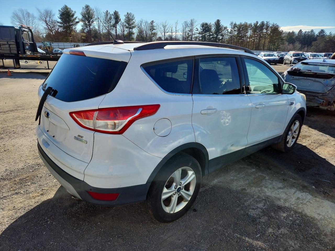 2014 Ford Escape White vin: 1FMCU0G93EUB56177
