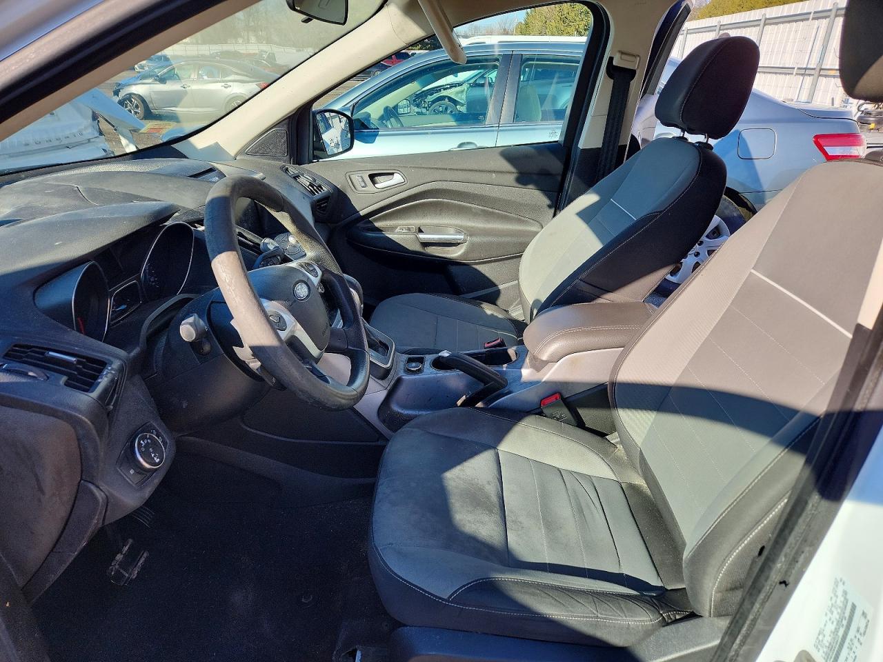 2014 Ford Escape White vin: 1FMCU0G93EUB56177