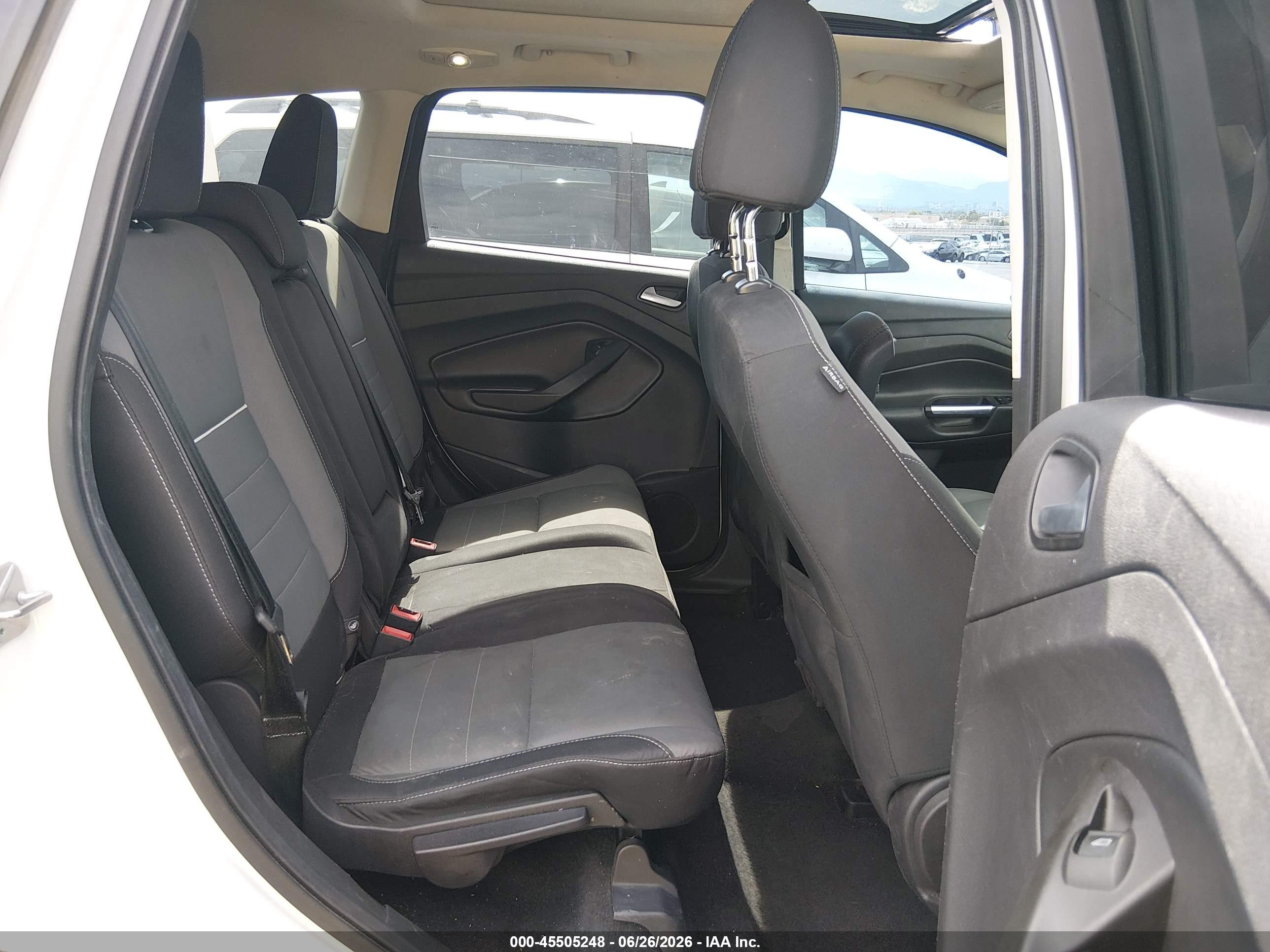 2015 Ford Escape Se White vin: 1FMCU0G93FUC26584