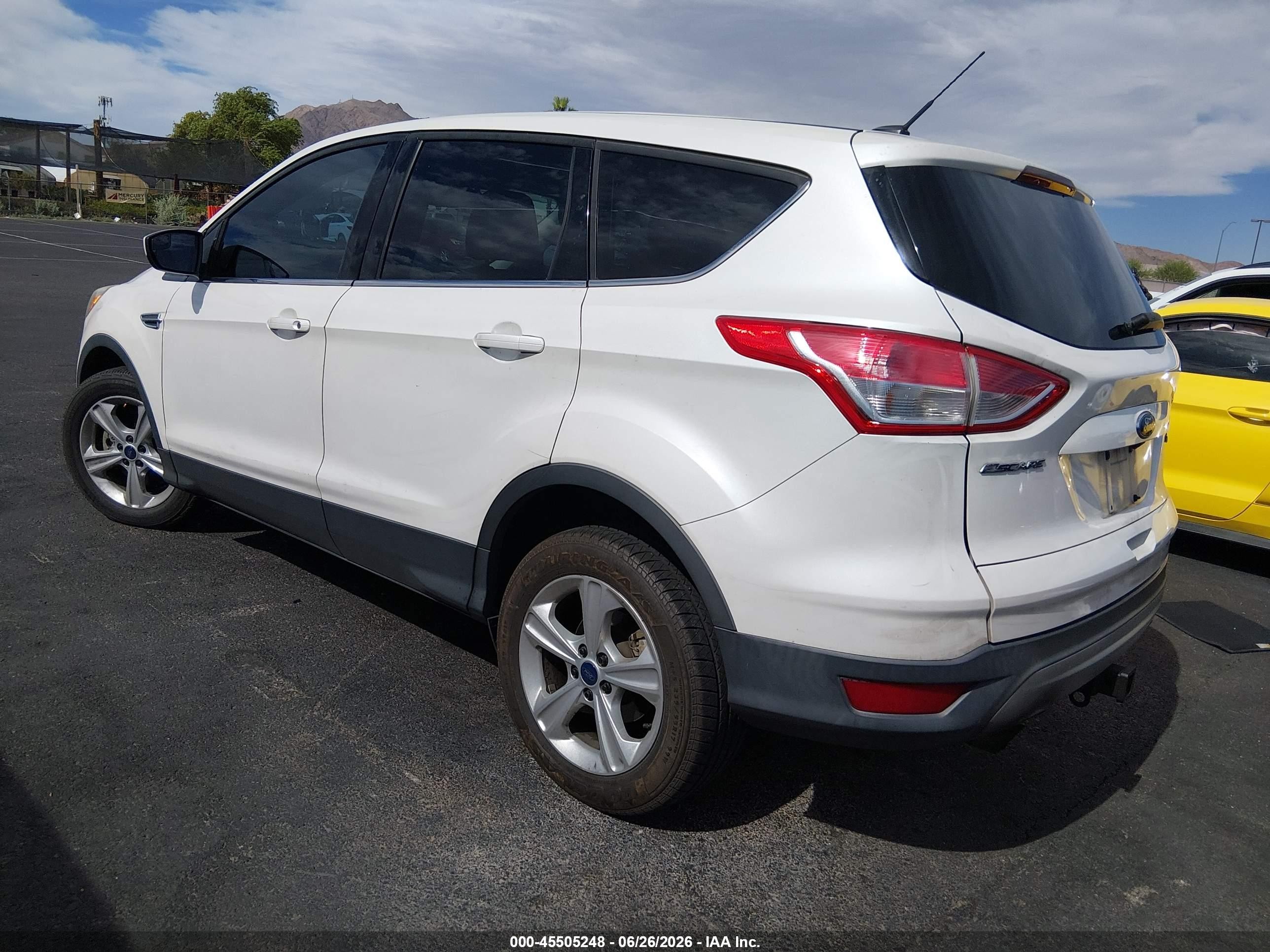 2015 Ford Escape Se White vin: 1FMCU0G93FUC26584