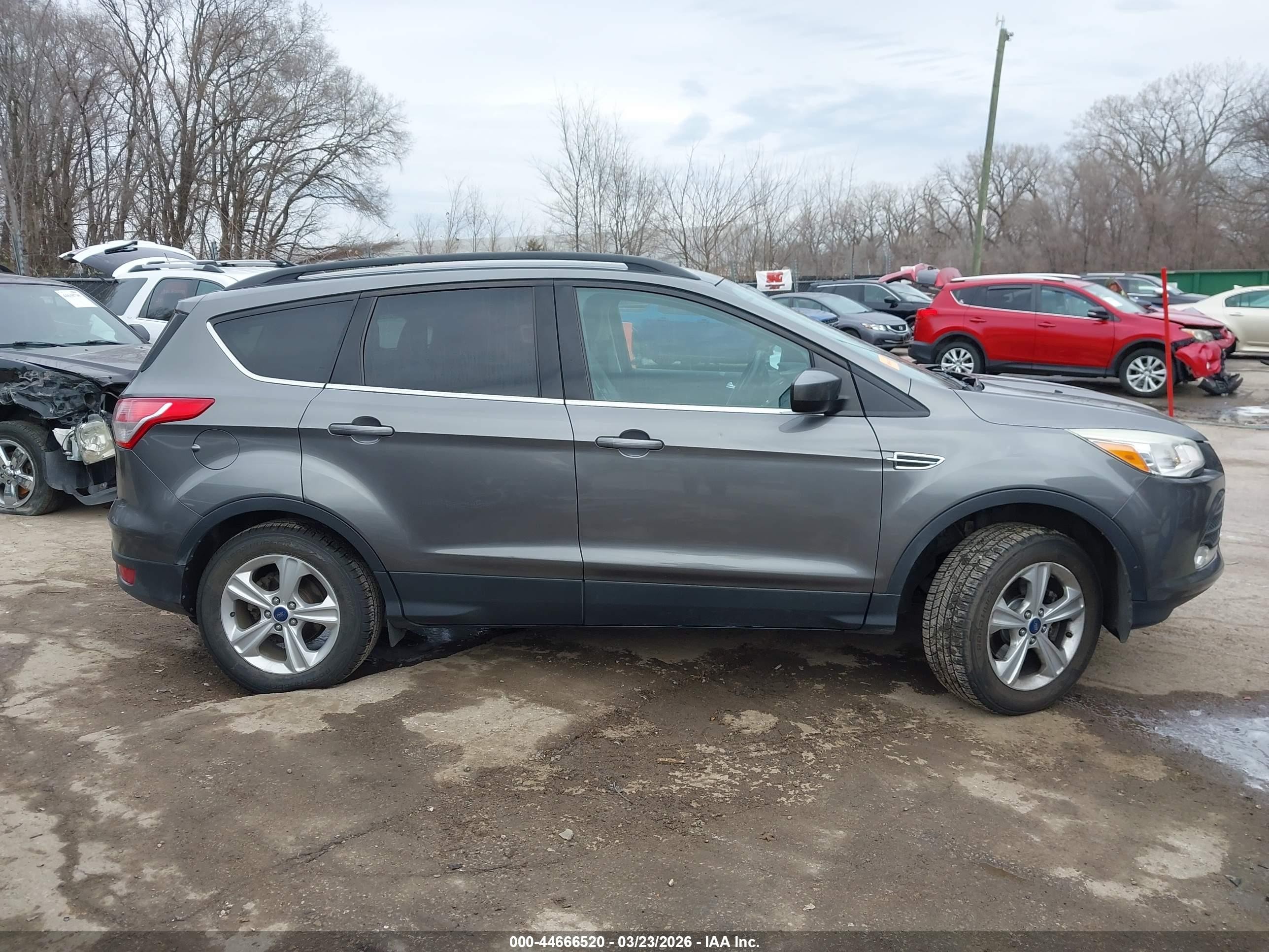 2014 Ford Escape Se Серый vin: 1FMCU0G94EUD95673
