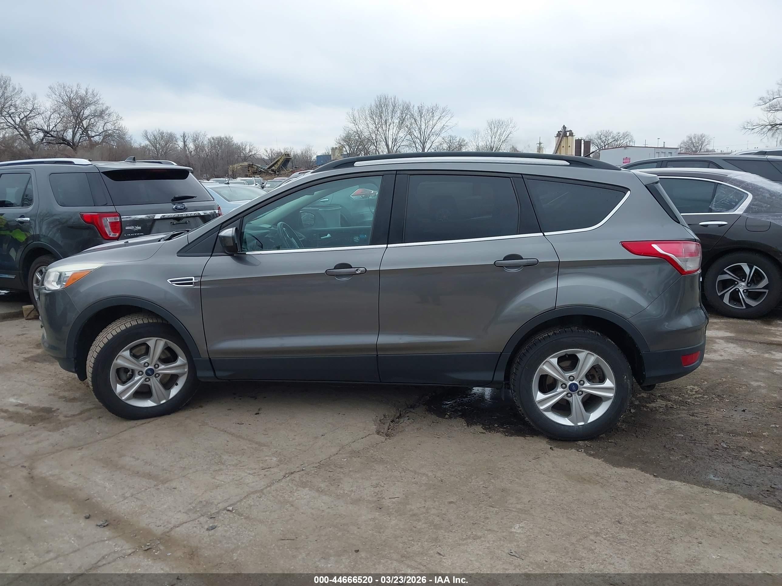 2014 Ford Escape Se Серый vin: 1FMCU0G94EUD95673