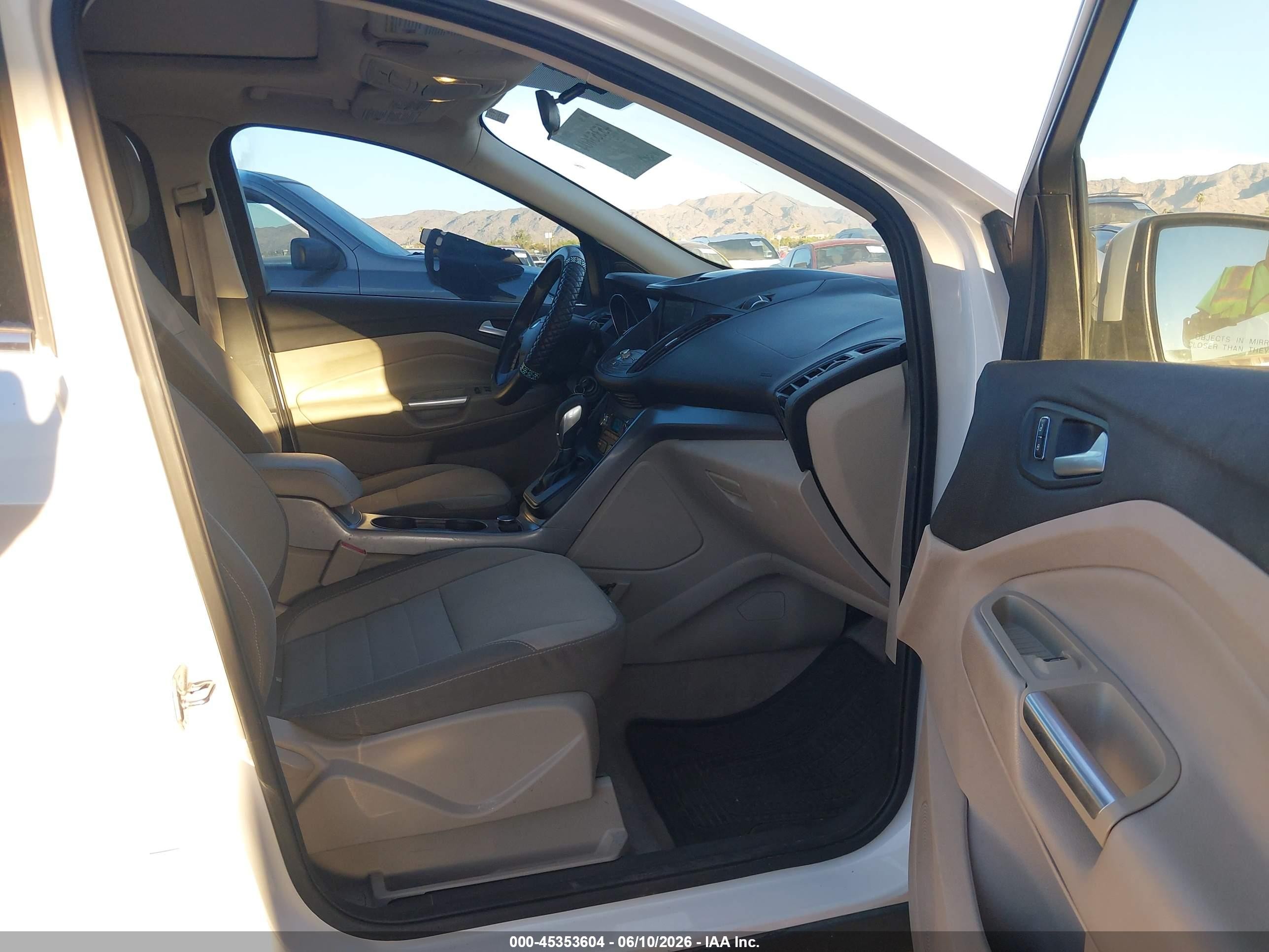 2015 Ford Escape Se White vin: 1FMCU0G94FUC90505