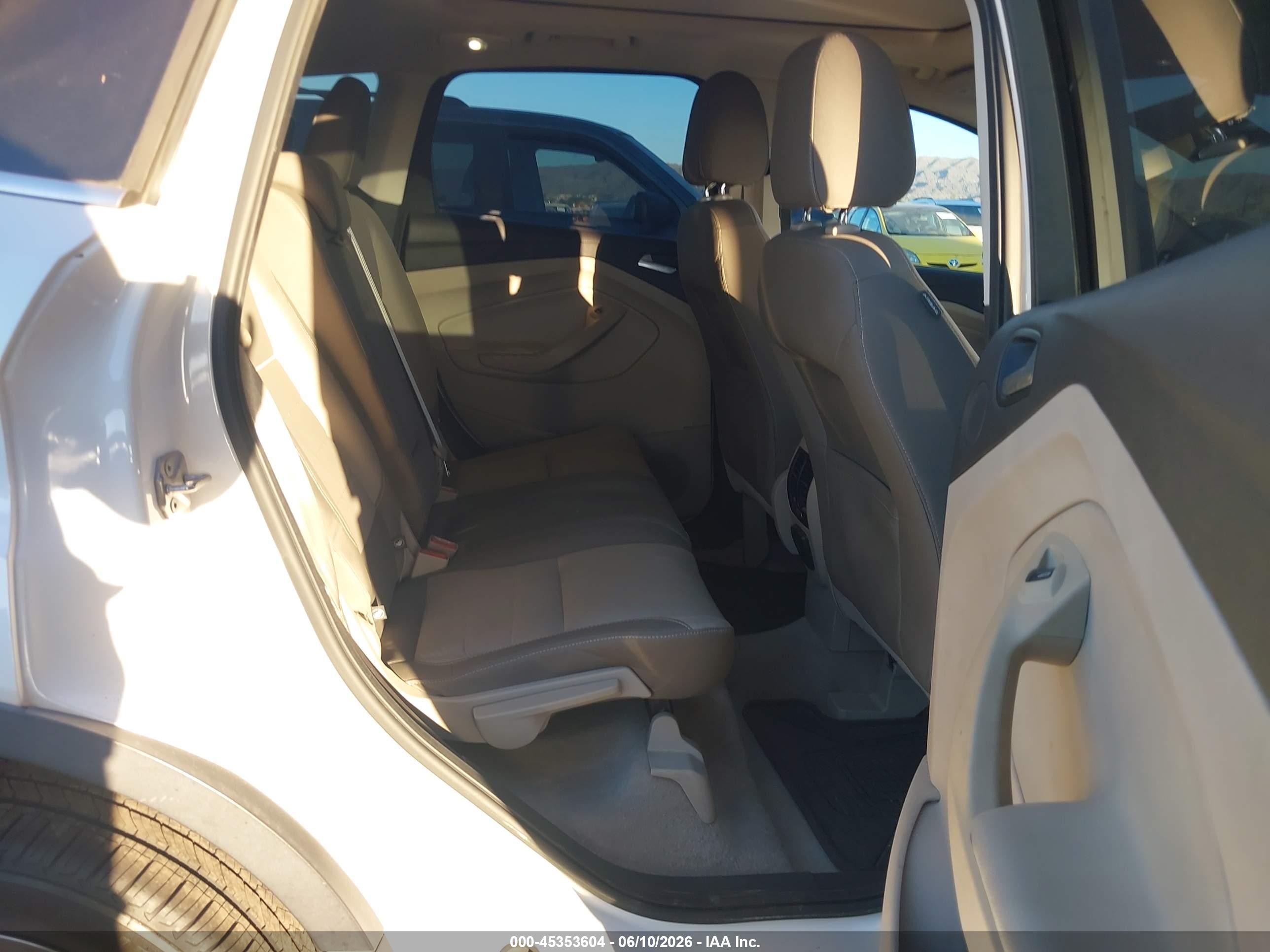 2015 Ford Escape Se White vin: 1FMCU0G94FUC90505