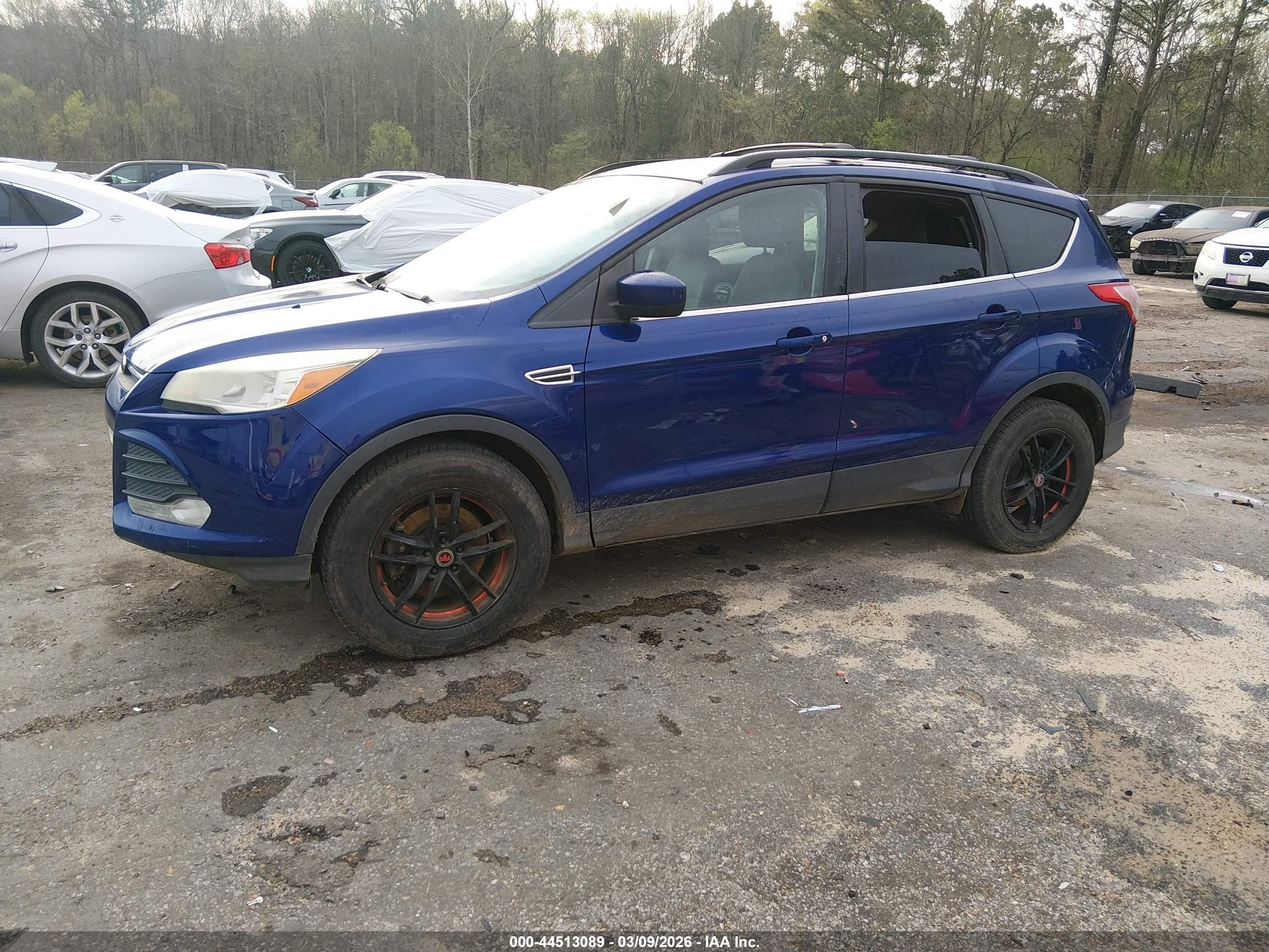 2013 Ford Escape Se Синий vin: 1FMCU0G95DUB55885
