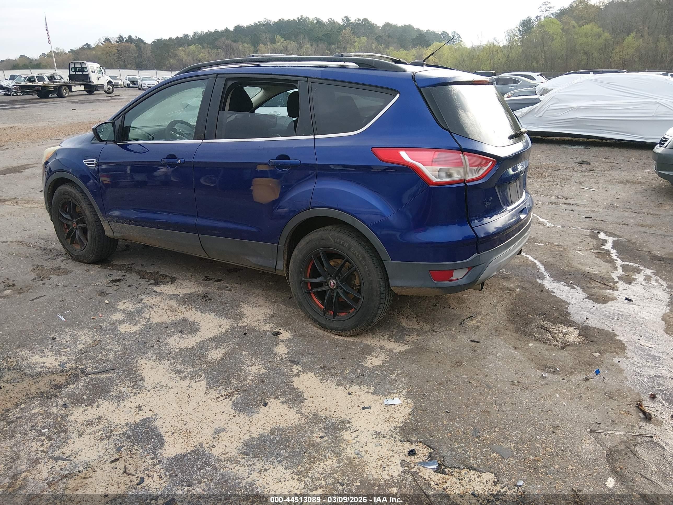 2013 Ford Escape Se Синий vin: 1FMCU0G95DUB55885