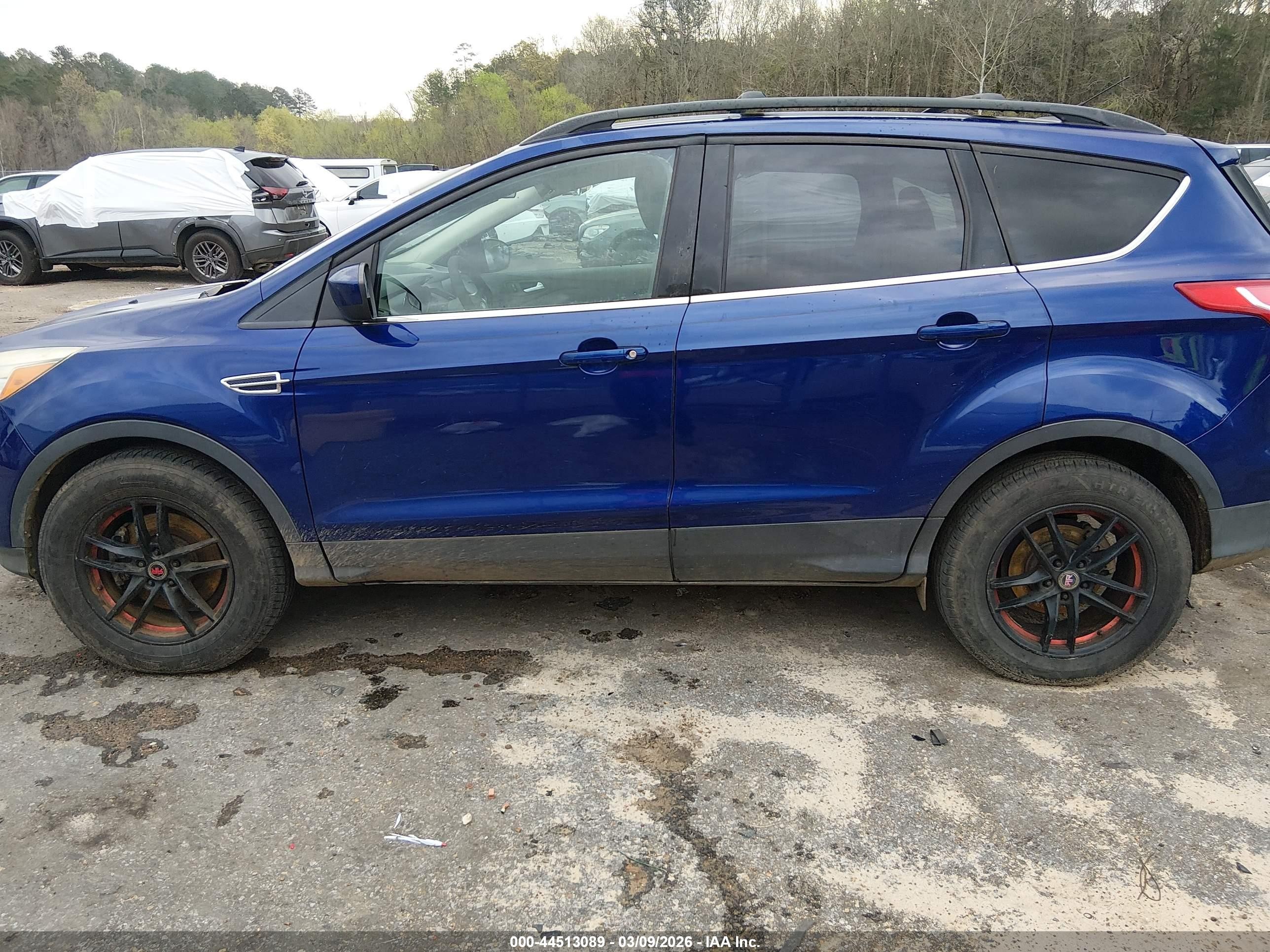 2013 Ford Escape Se Синий vin: 1FMCU0G95DUB55885