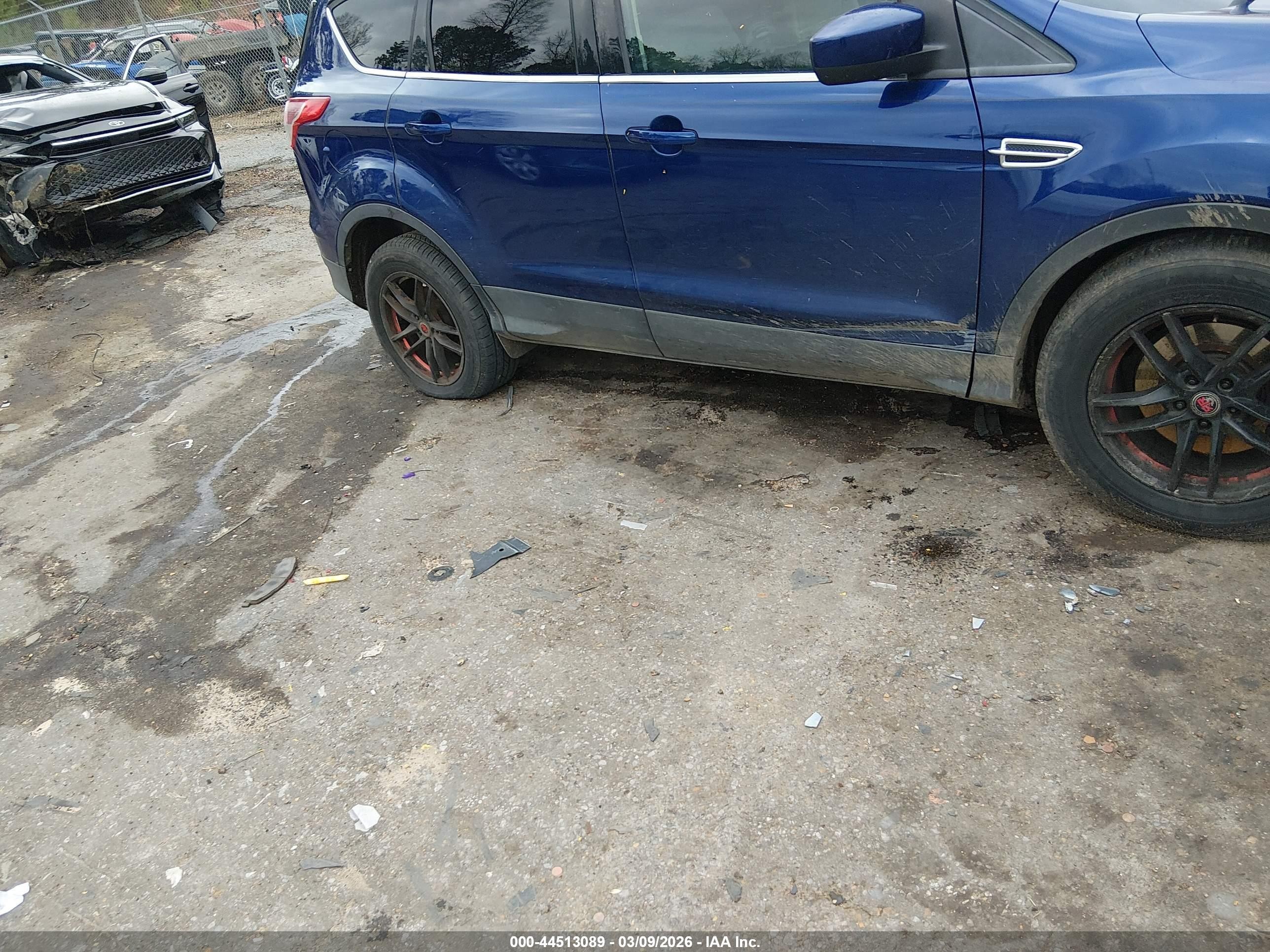 2013 Ford Escape Se Синий vin: 1FMCU0G95DUB55885