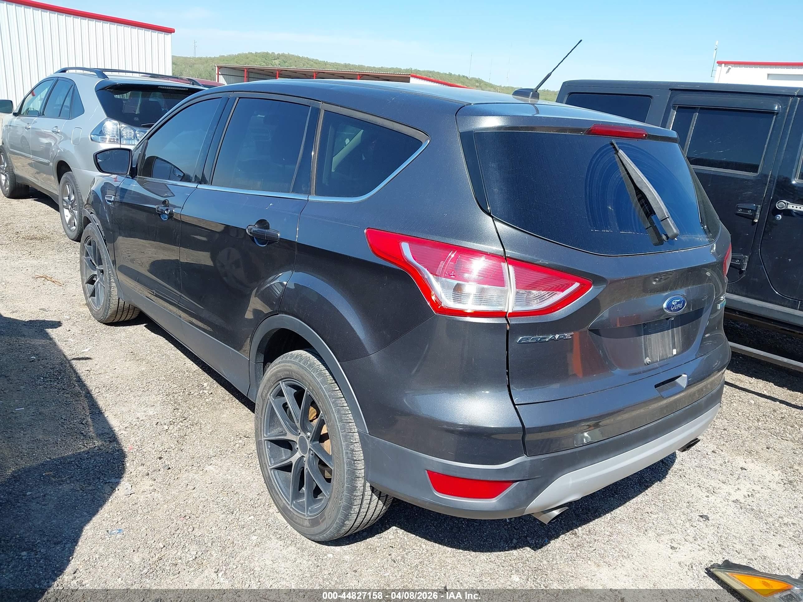 2015 Ford Escape Se Черный vin: 1FMCU0G95FUB18290