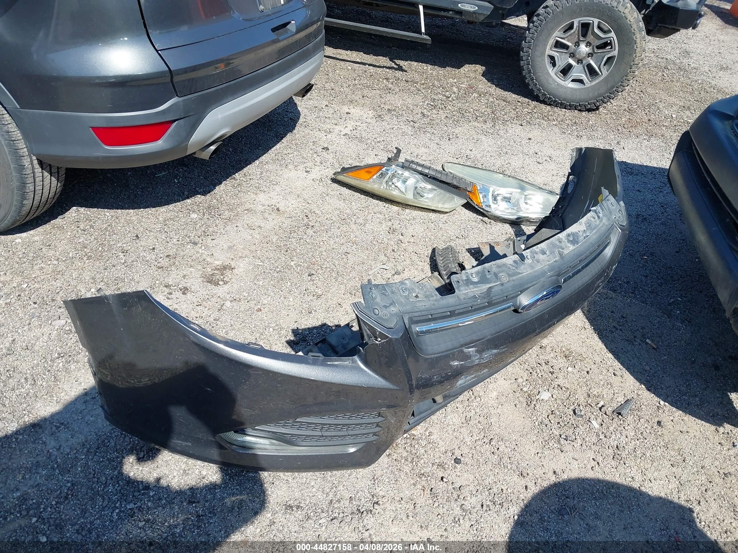 2015 Ford Escape Se Черный vin: 1FMCU0G95FUB18290