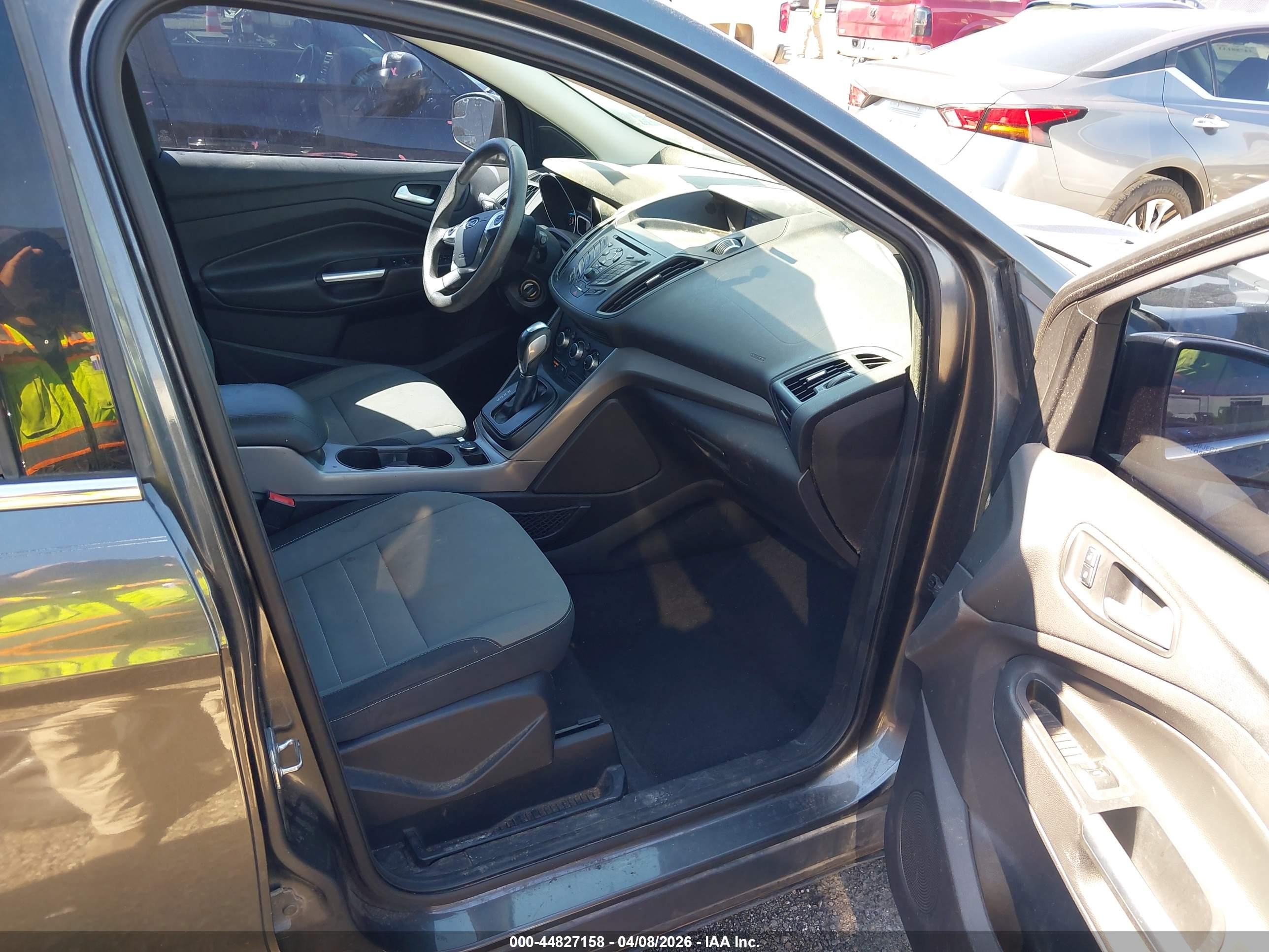 2015 Ford Escape Se Черный vin: 1FMCU0G95FUB18290
