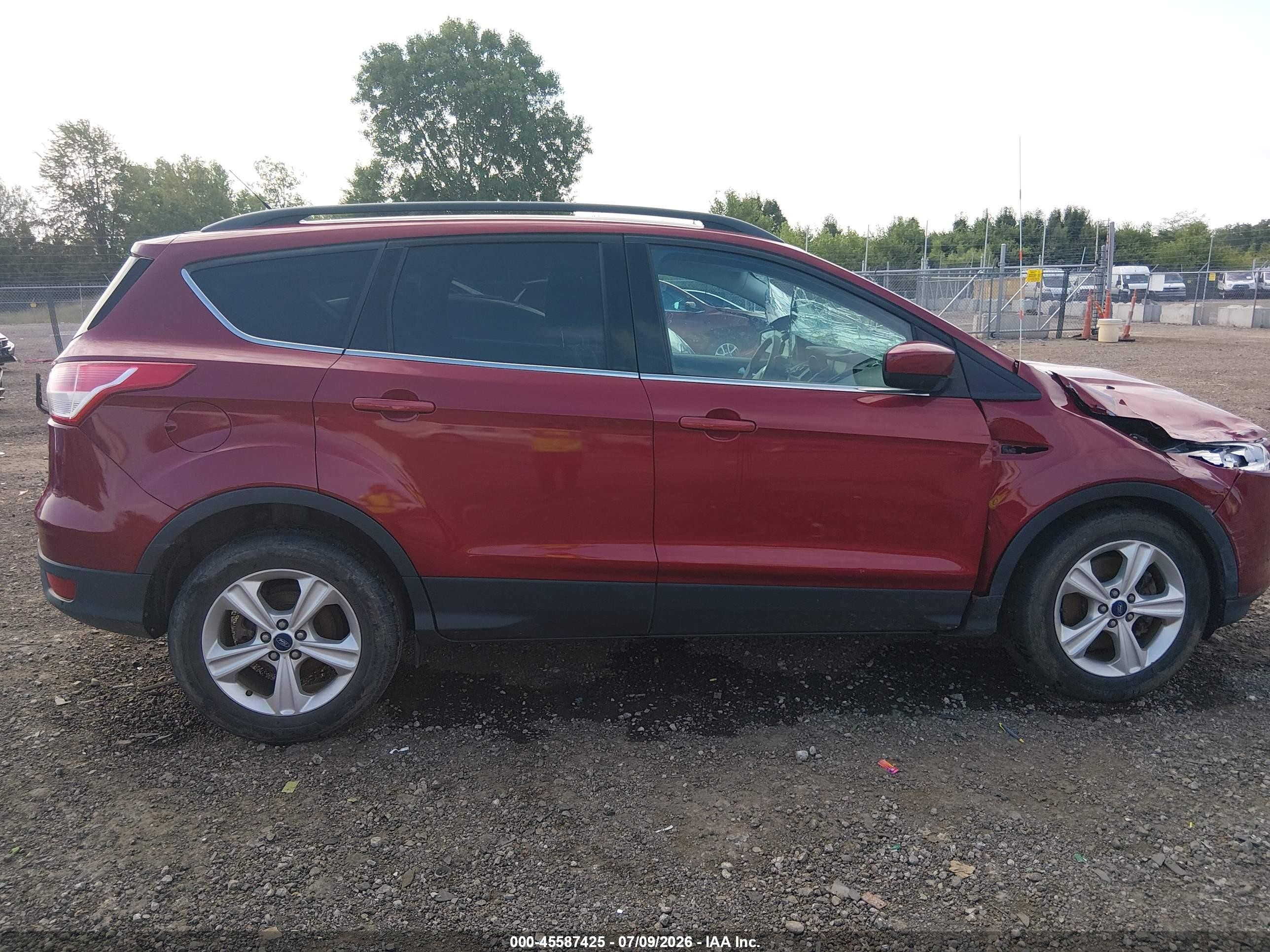 2014 Ford Escape Se Красный vin: 1FMCU0G96EUB13985