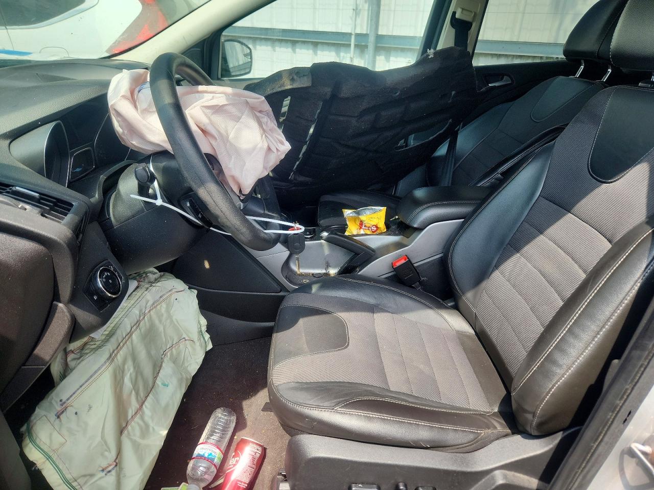 2014 Ford Escape Se Серебряный vin: 1FMCU0G96EUD32123