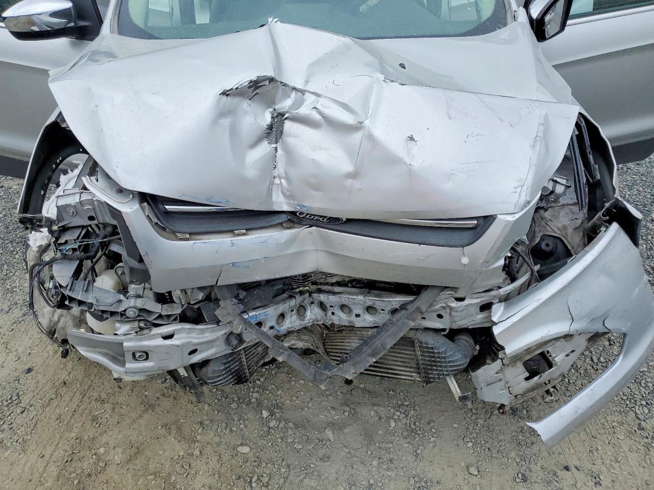 2014 Ford Escape Se Серебряный vin: 1FMCU0G96EUD32123