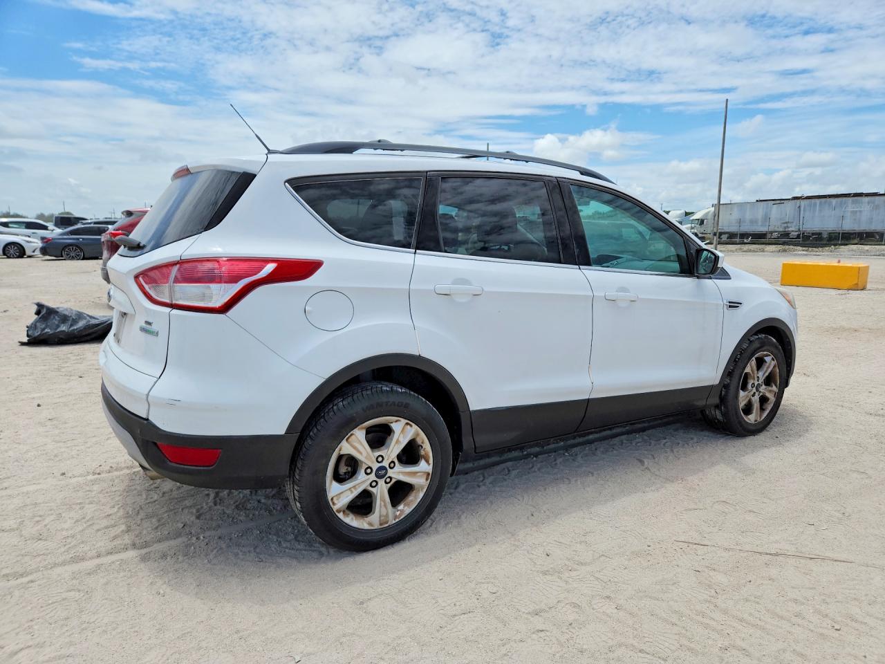 2015 Ford Escape Se White vin: 1FMCU0G96FUA80438