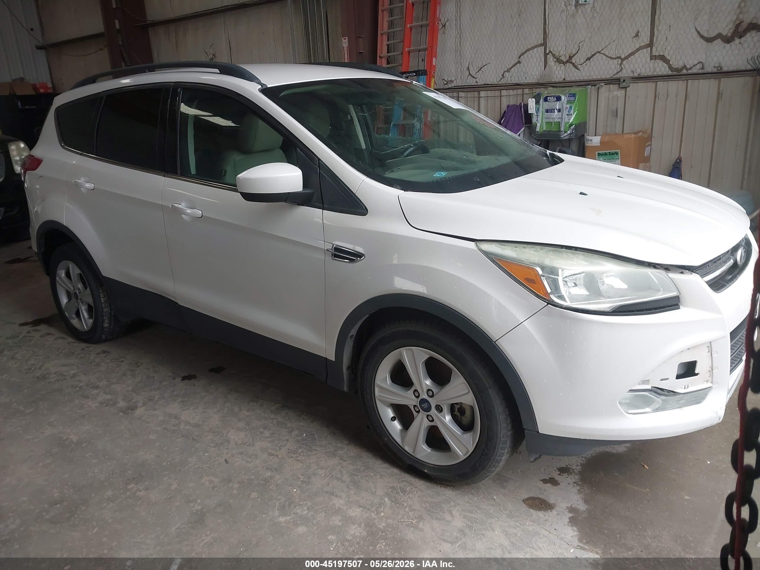 2015 Ford Escape Se Белый vin: 1FMCU0G96FUC24344