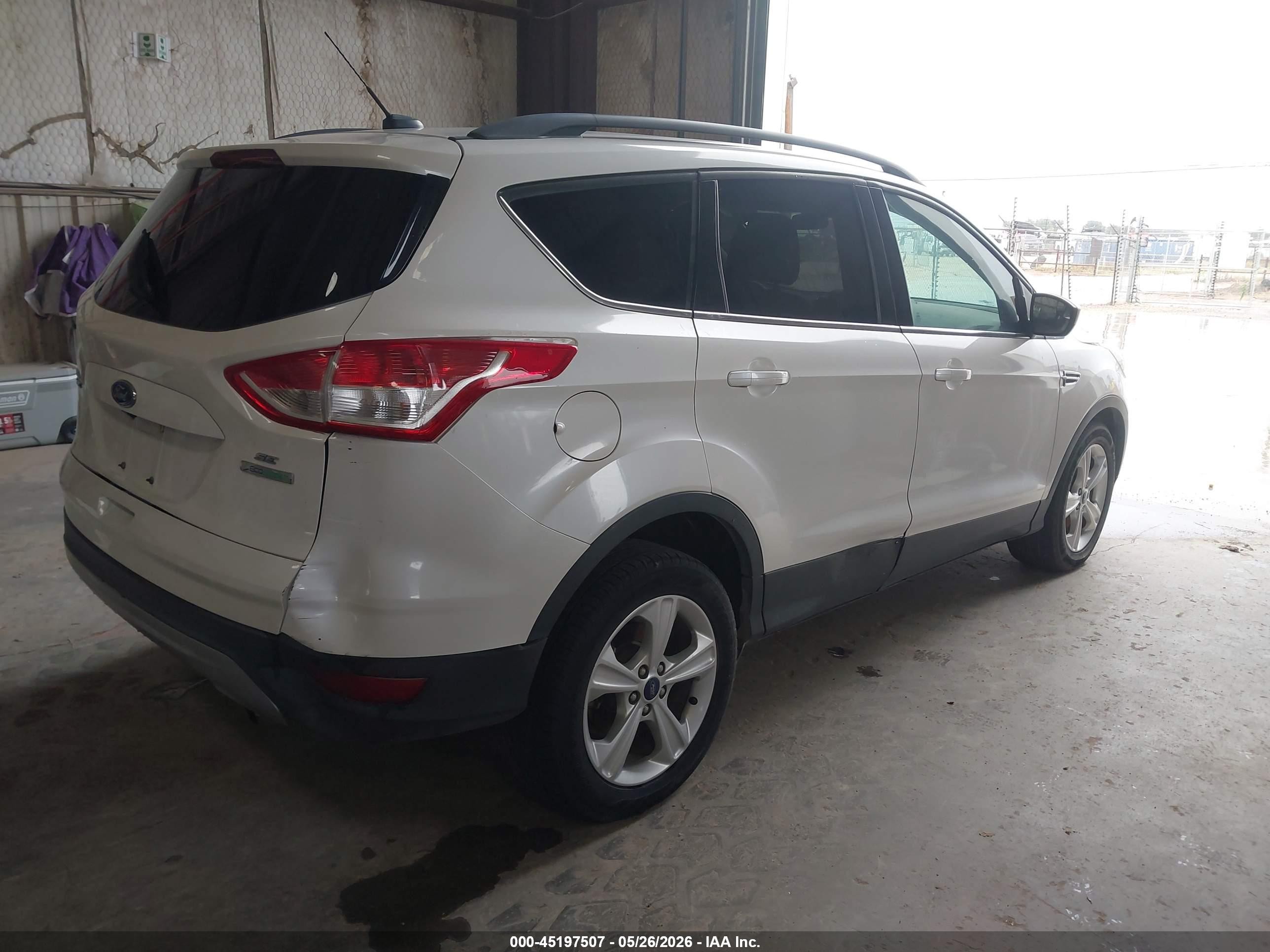 2015 Ford Escape Se Белый vin: 1FMCU0G96FUC24344