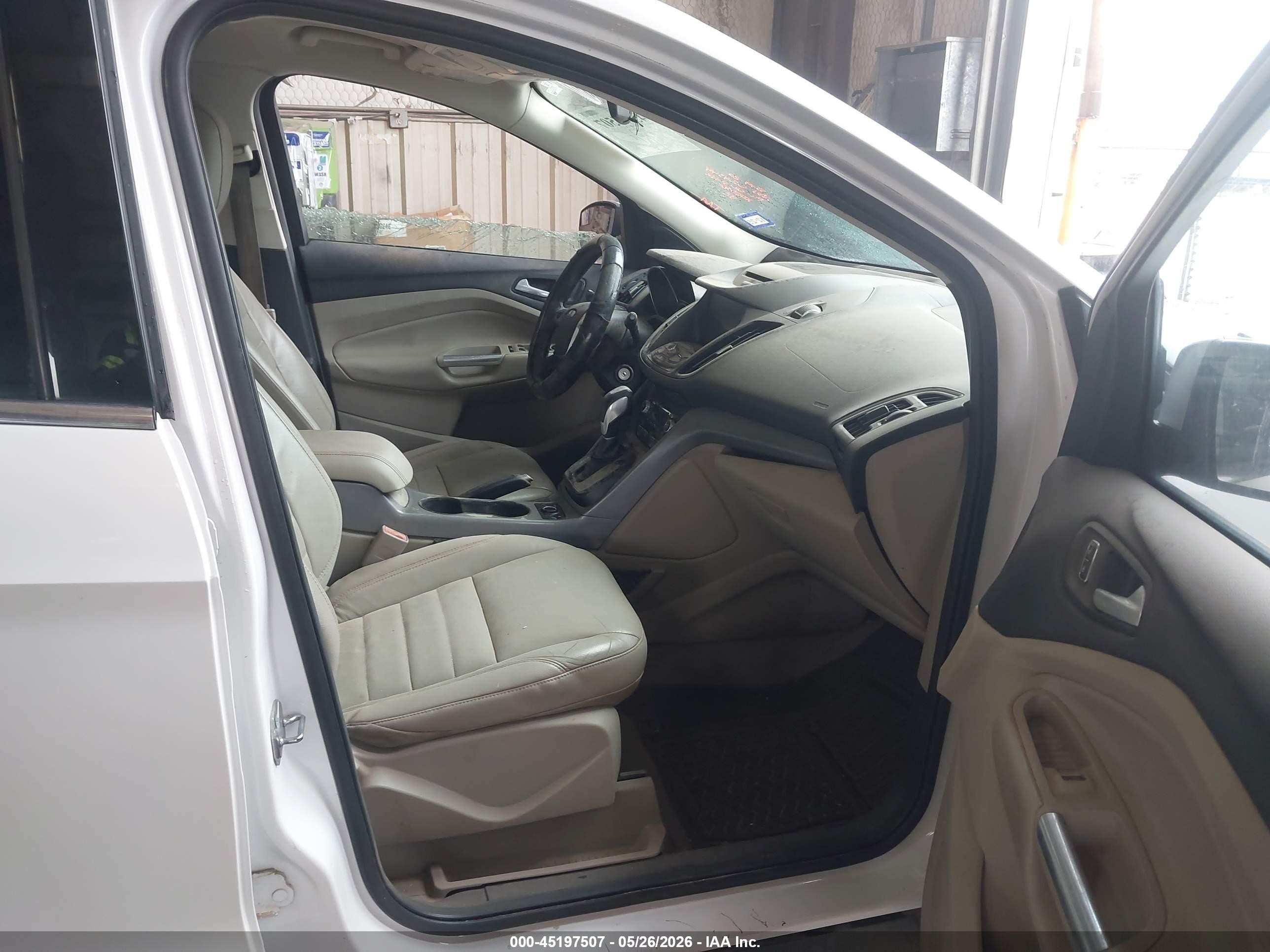 2015 Ford Escape Se Белый vin: 1FMCU0G96FUC24344