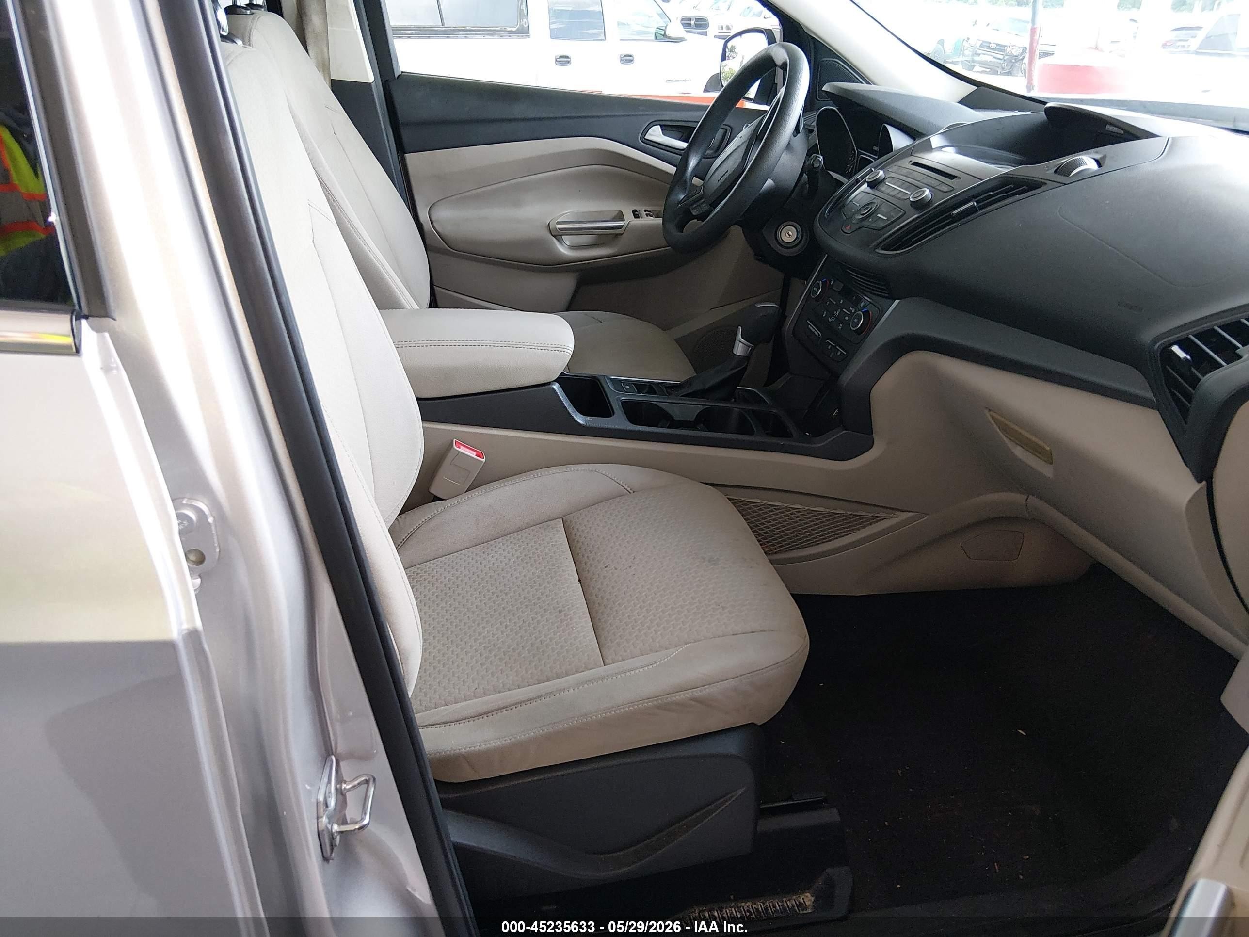 2017 Ford Escape Se Серебряный vin: 1FMCU0G96HUA46101