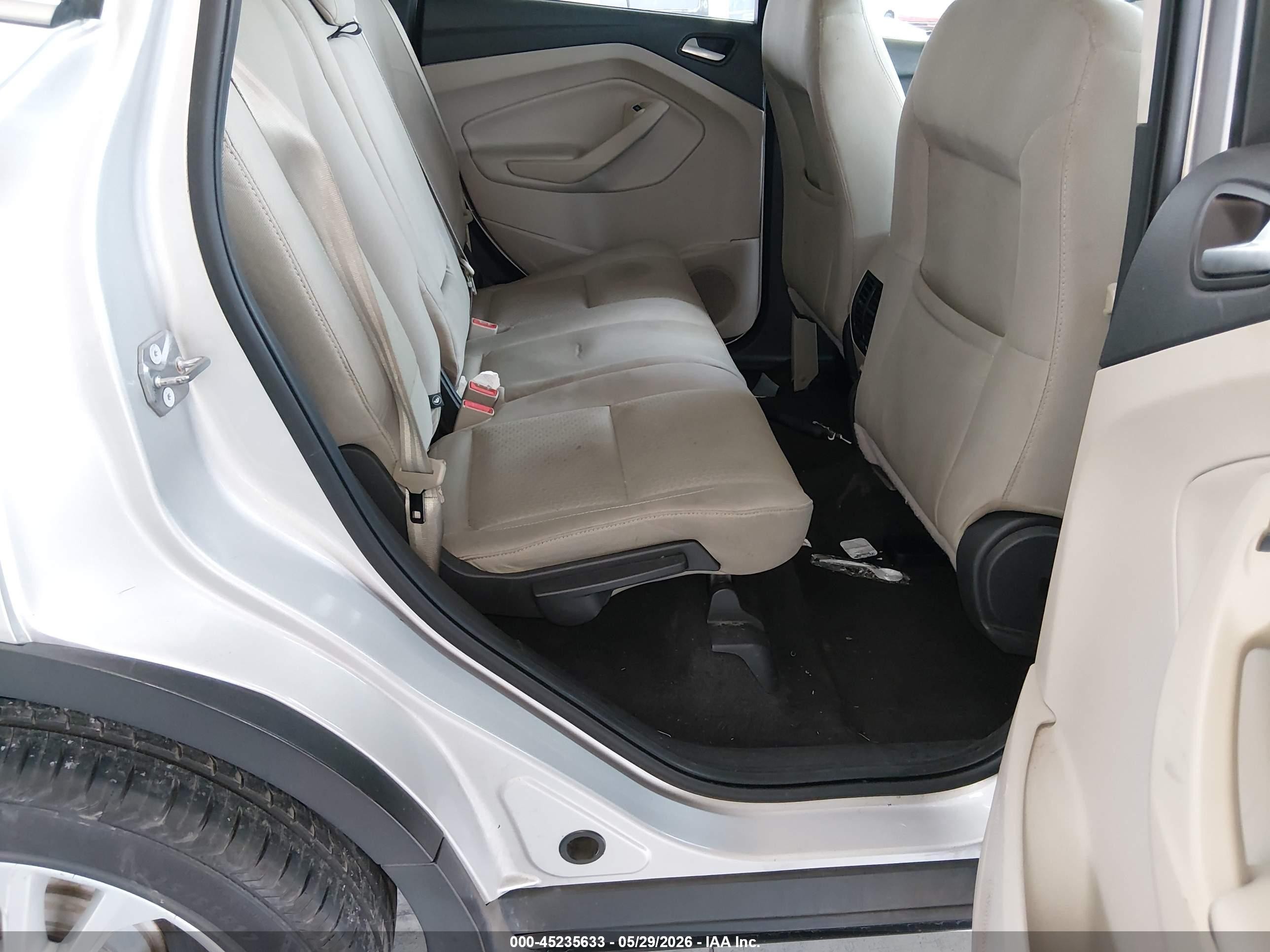 2017 Ford Escape Se Серебряный vin: 1FMCU0G96HUA46101