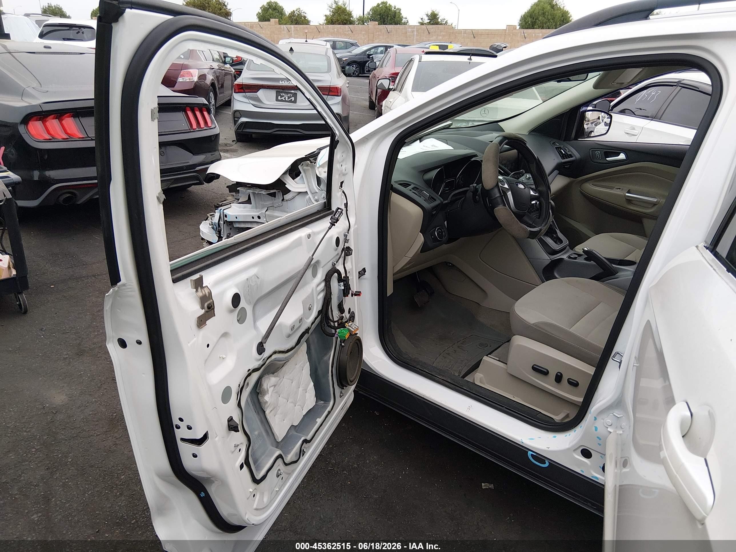 2014 Ford Escape Se White vin: 1FMCU0G97EUB32013