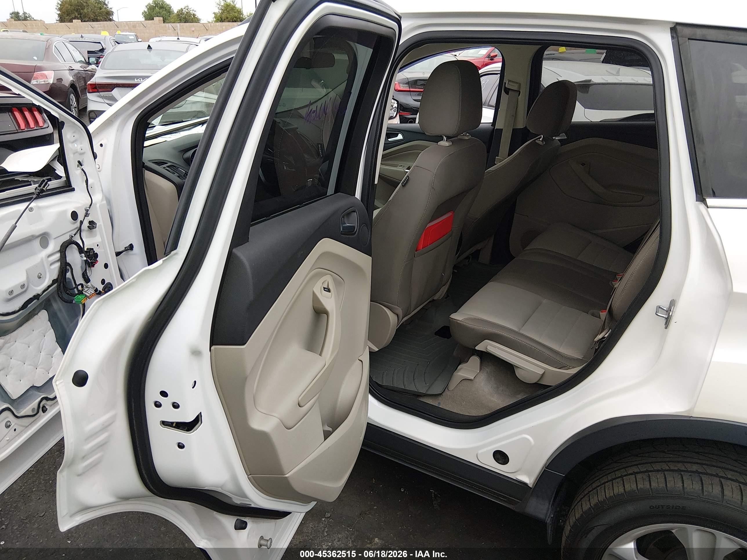 2014 Ford Escape Se White vin: 1FMCU0G97EUB32013