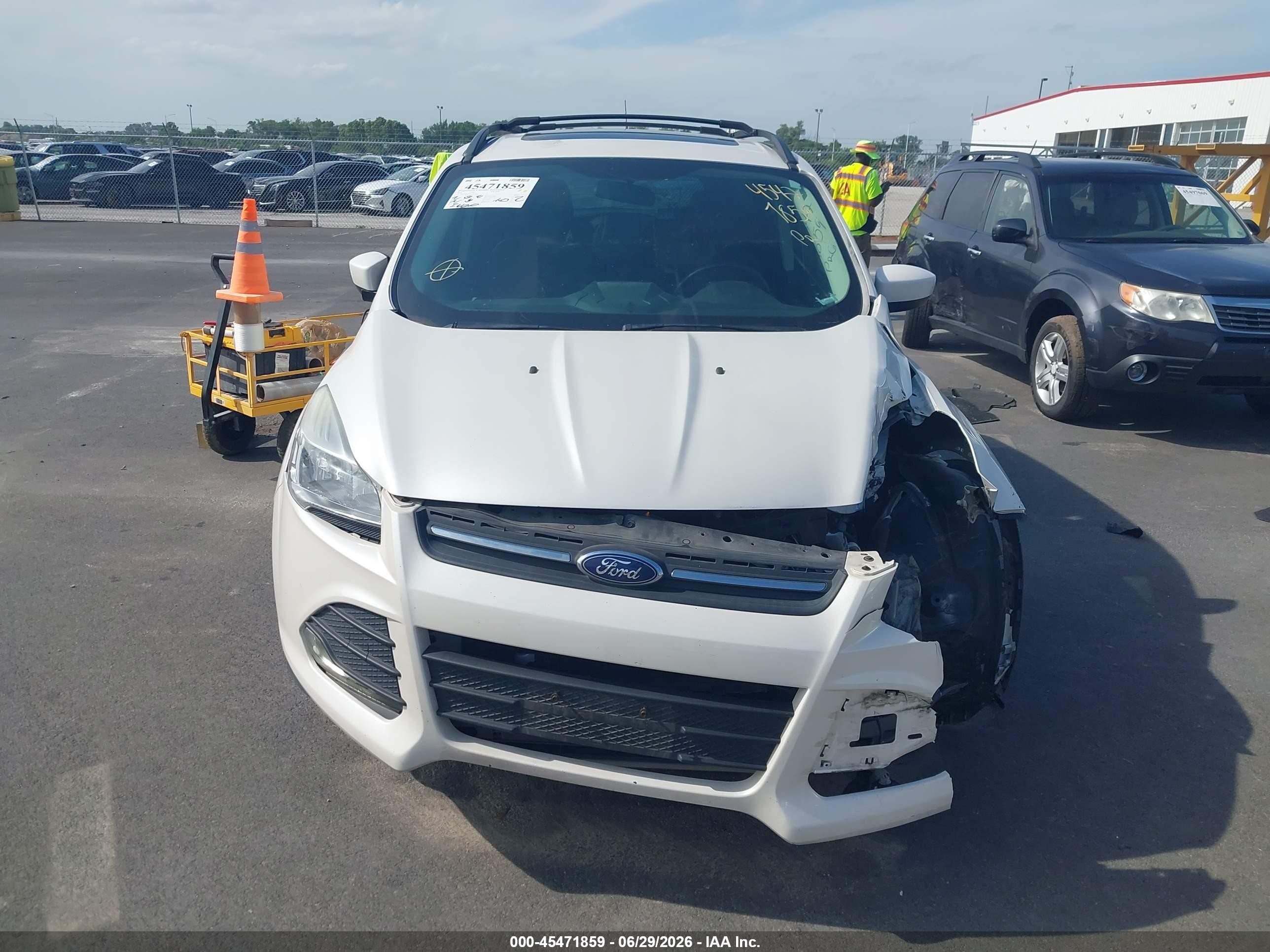 2014 Ford Escape Se White vin: 1FMCU0G97EUD72159