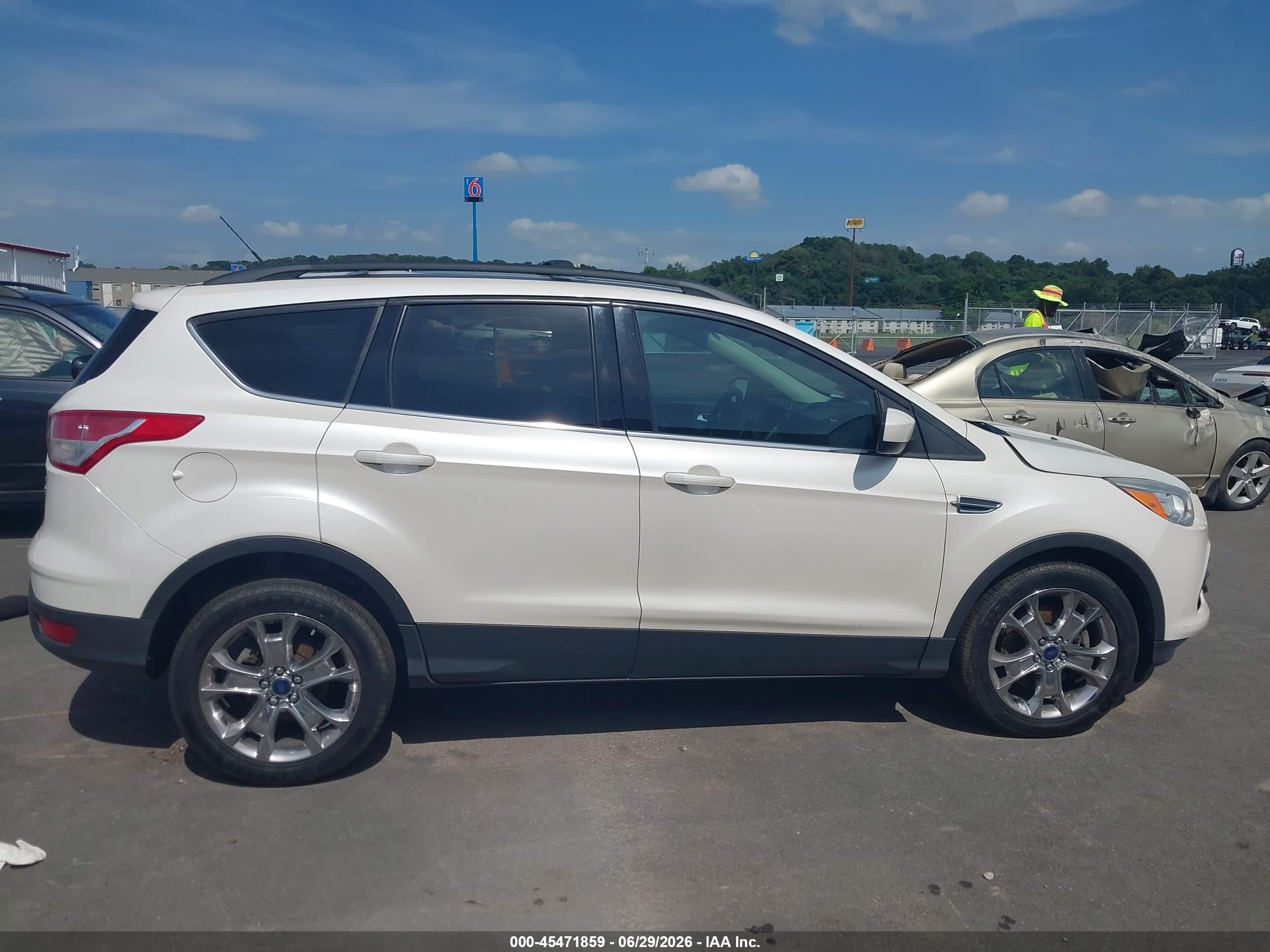 2014 Ford Escape Se White vin: 1FMCU0G97EUD72159