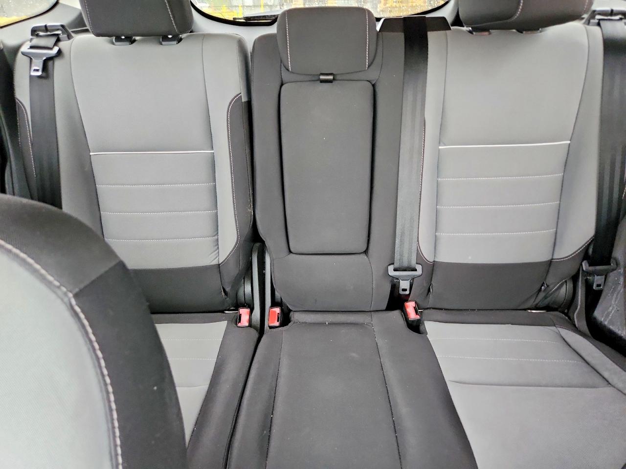 2015 Ford Escape Se Серебряный vin: 1FMCU0G97FUA93098