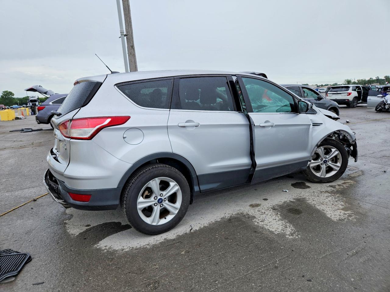 2015 Ford Escape Se Серебряный vin: 1FMCU0G97FUA93098