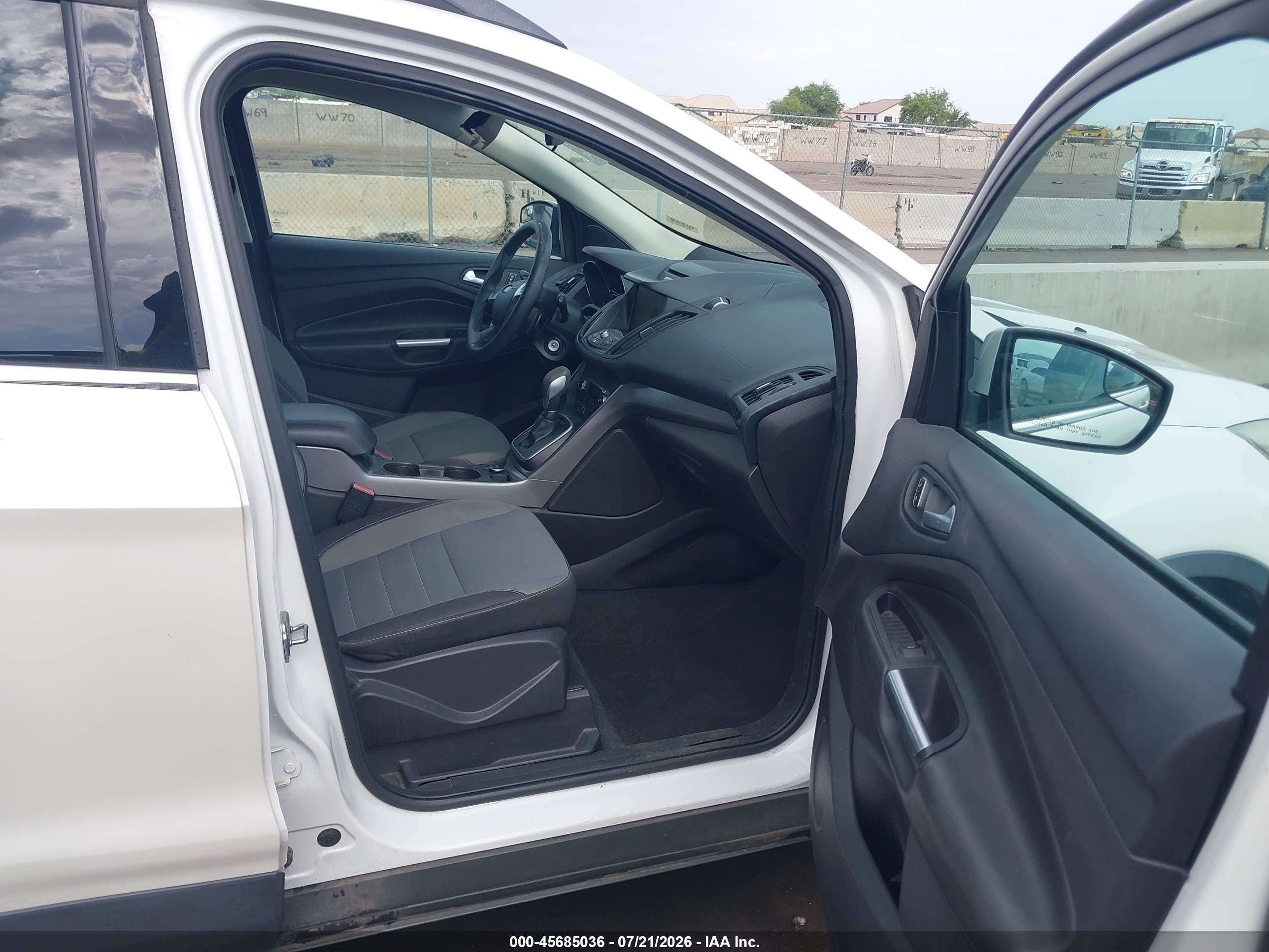 2013 Ford Escape Se White vin: 1FMCU0G98DUC35827