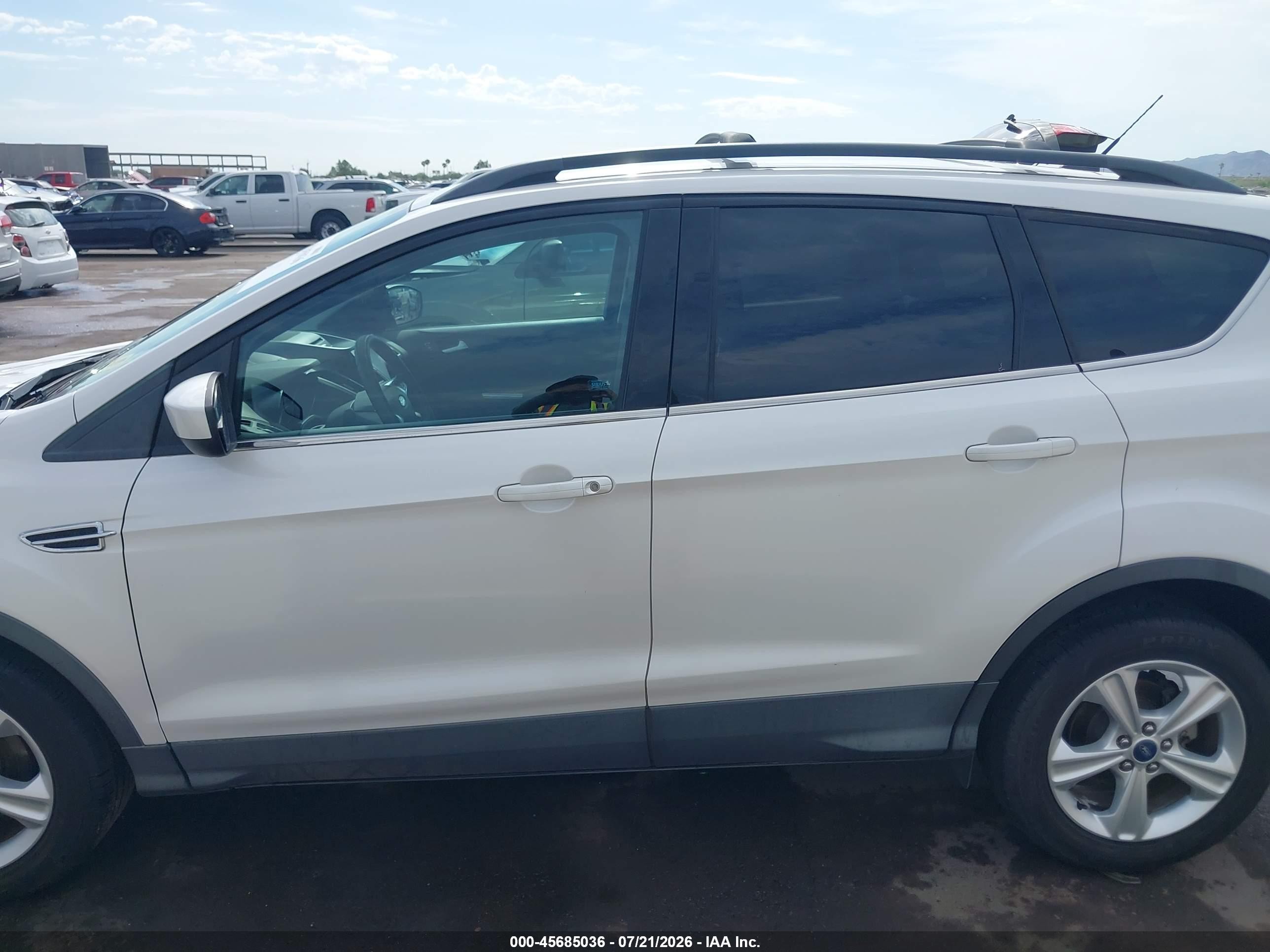 2013 Ford Escape Se White vin: 1FMCU0G98DUC35827