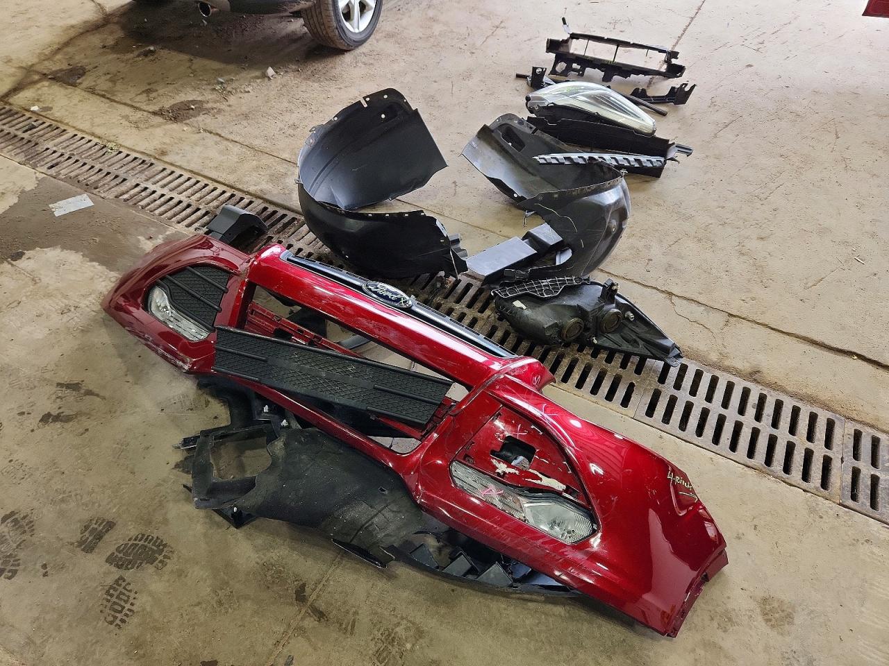 2013 Ford Escape Se Красный vin: 1FMCU0G99DUC09365