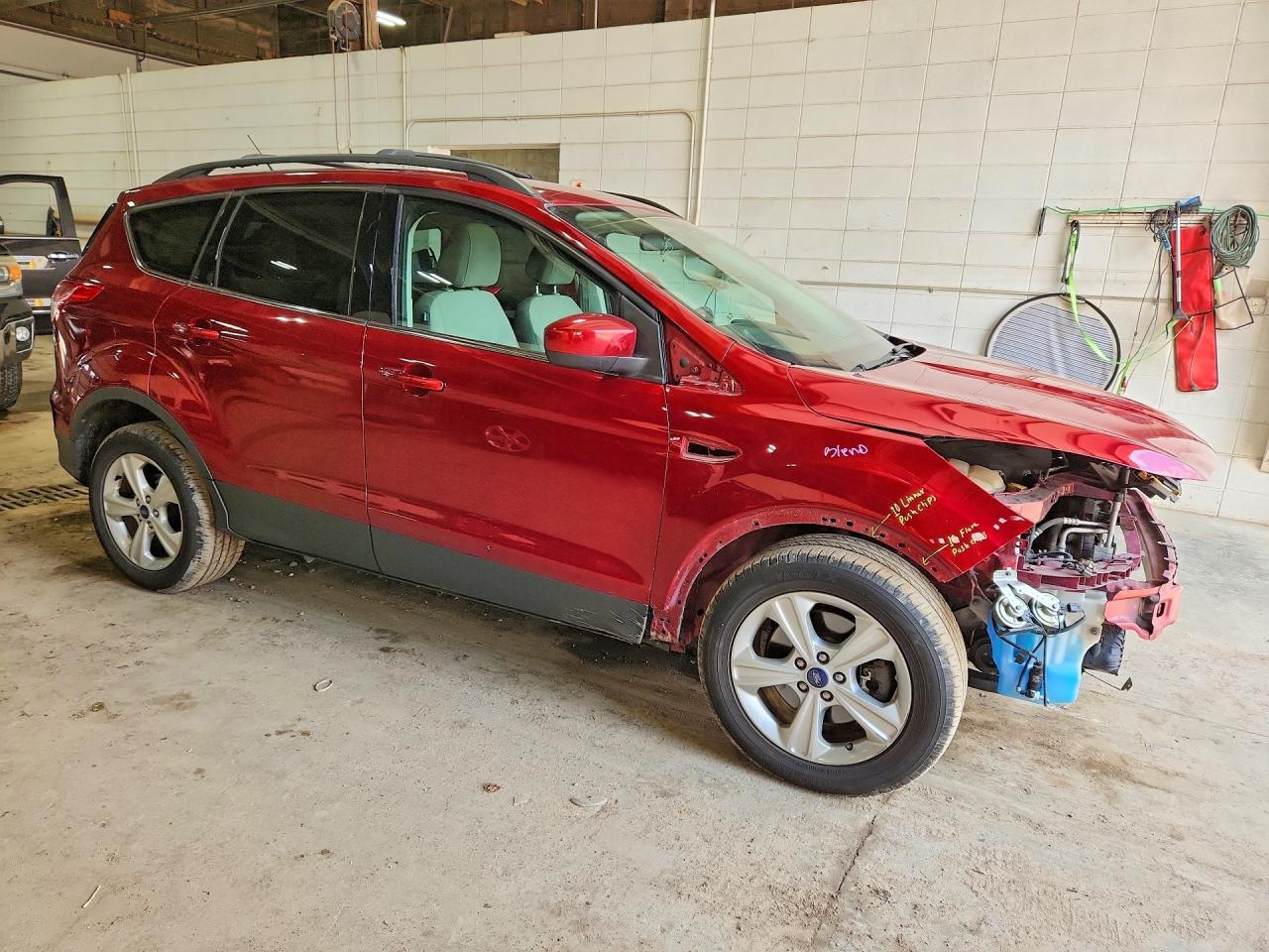 2013 Ford Escape Se Красный vin: 1FMCU0G99DUC09365