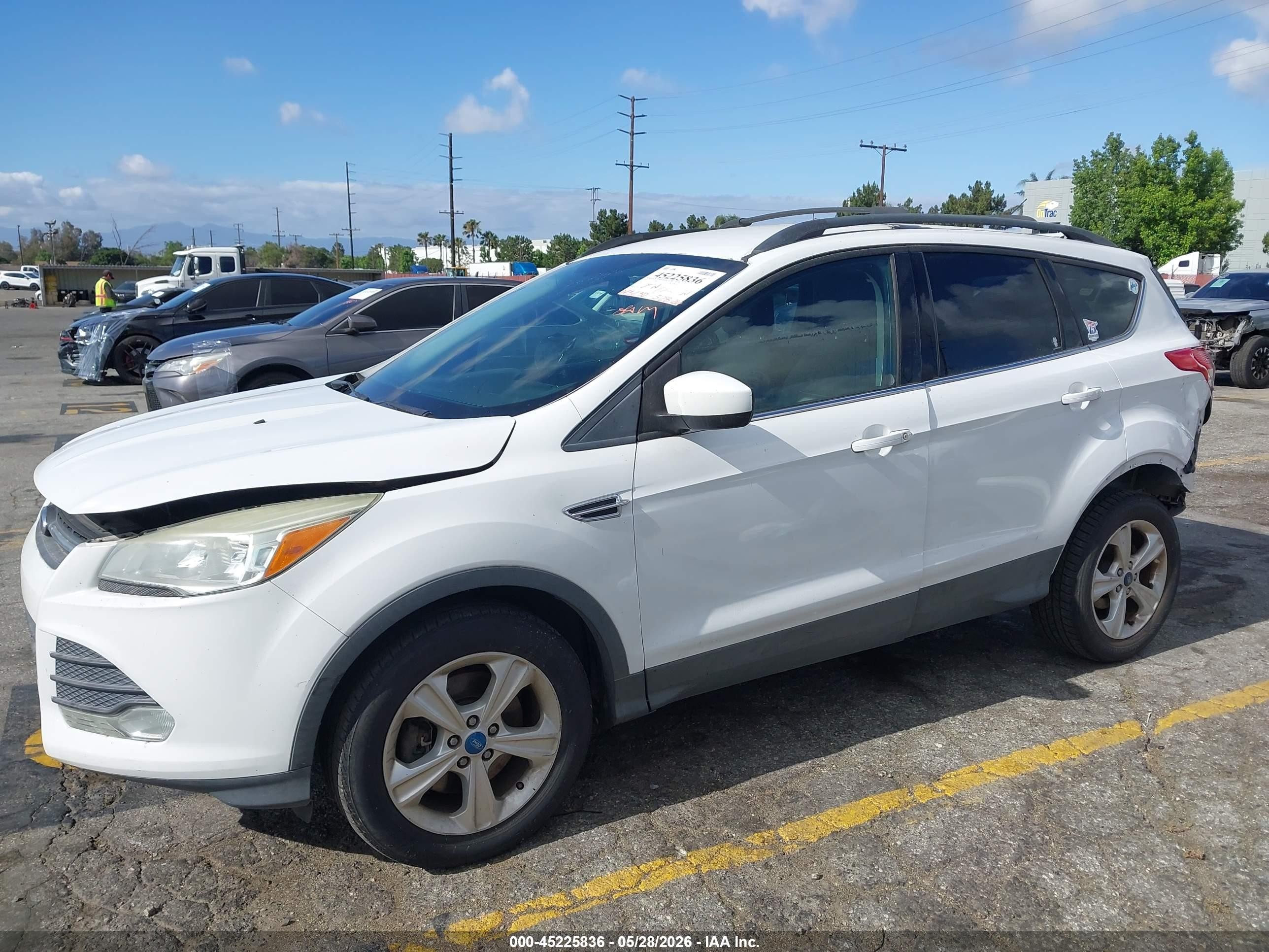 2013 Ford Escape Se Белый vin: 1FMCU0G99DUD17999