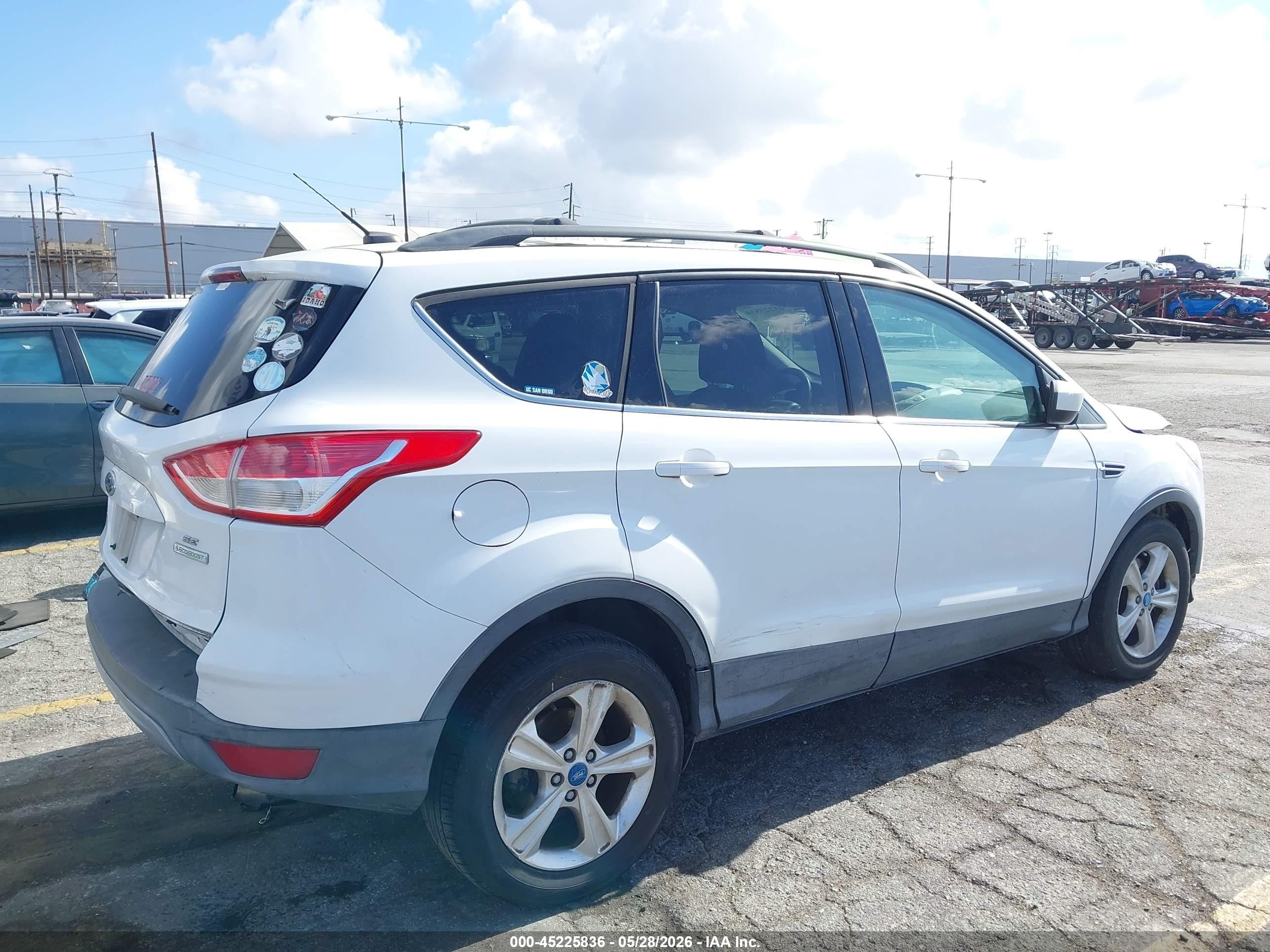 2013 Ford Escape Se Белый vin: 1FMCU0G99DUD17999