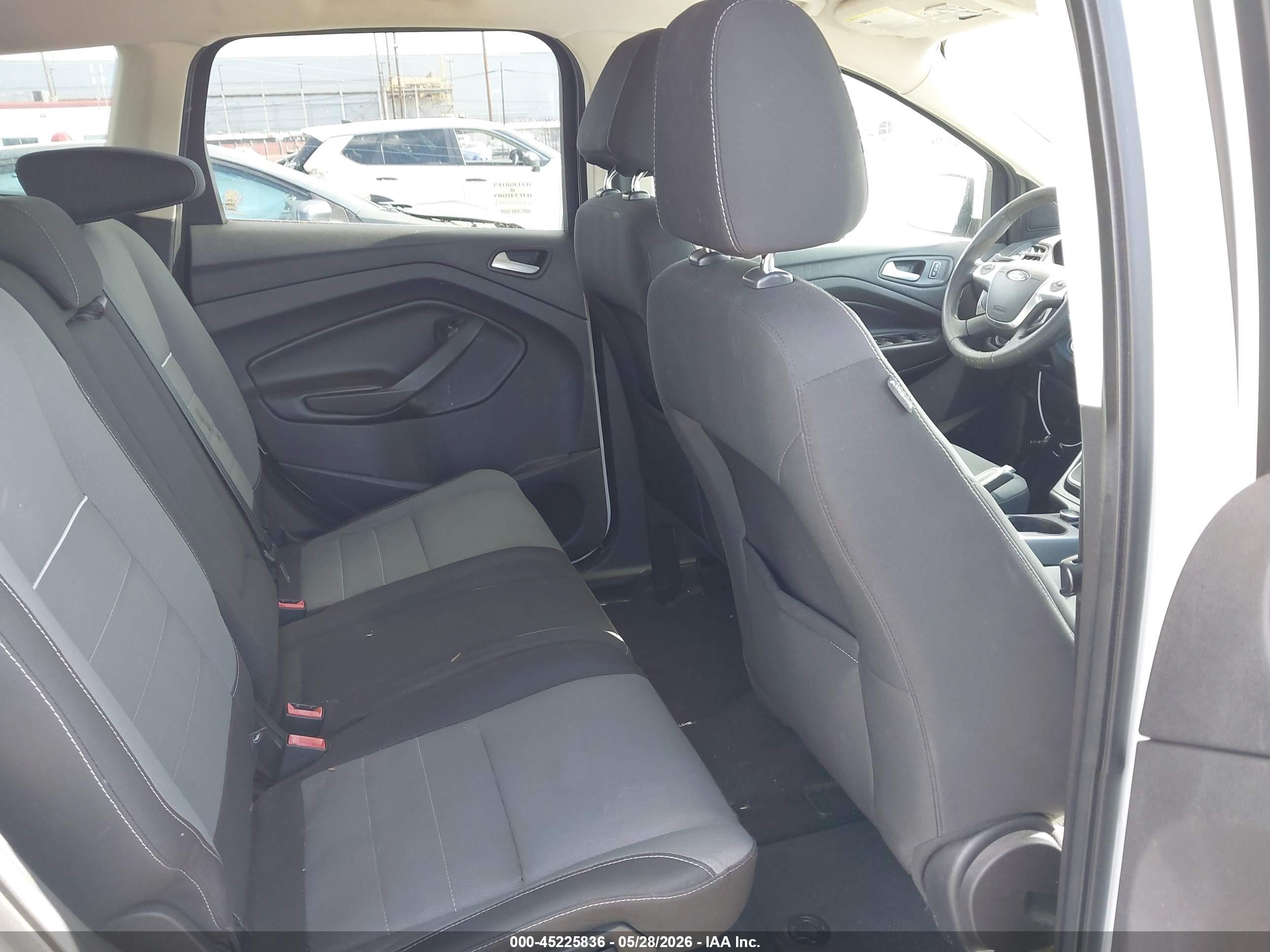 2013 Ford Escape Se Белый vin: 1FMCU0G99DUD17999