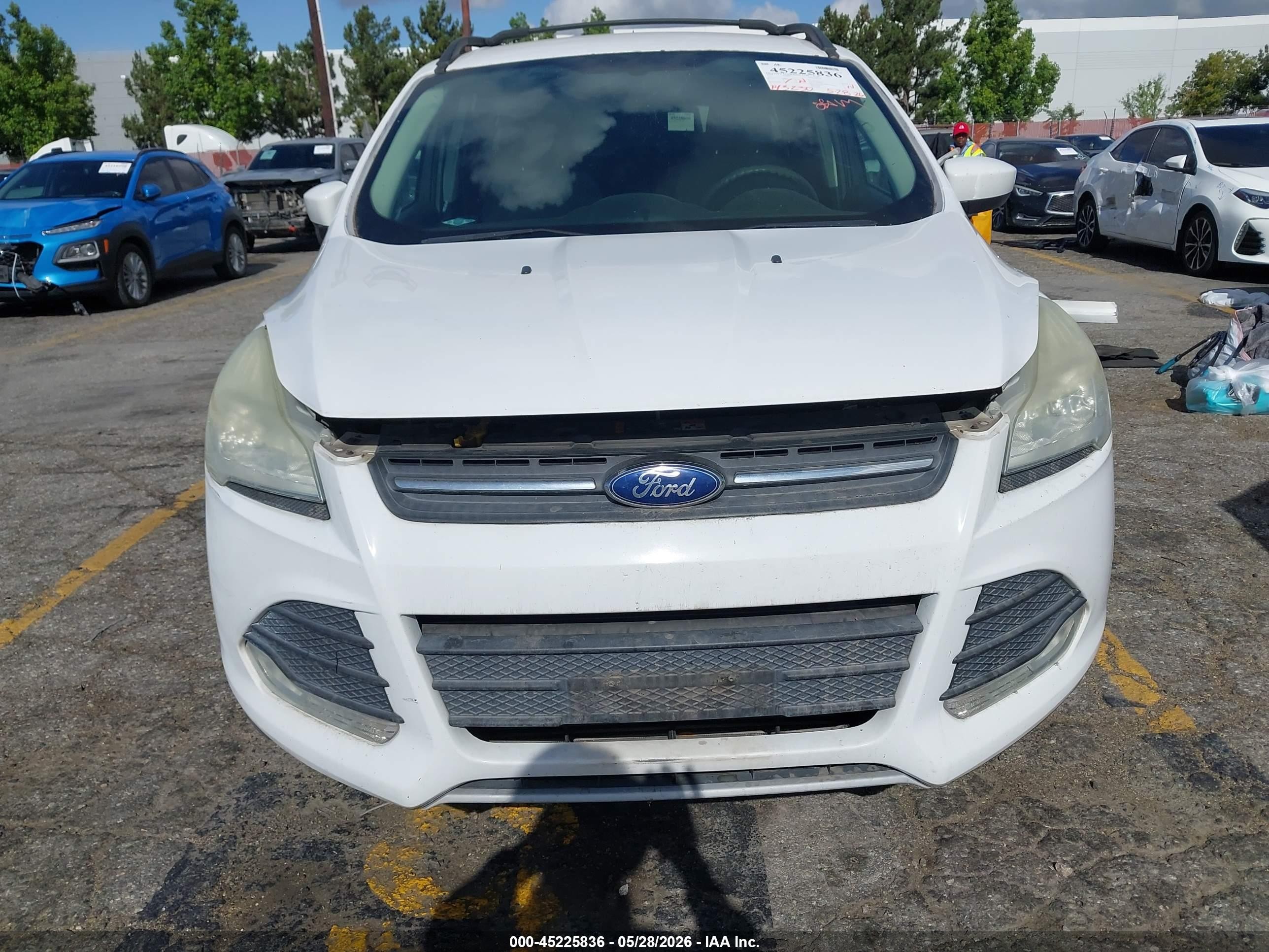 2013 Ford Escape Se Белый vin: 1FMCU0G99DUD17999