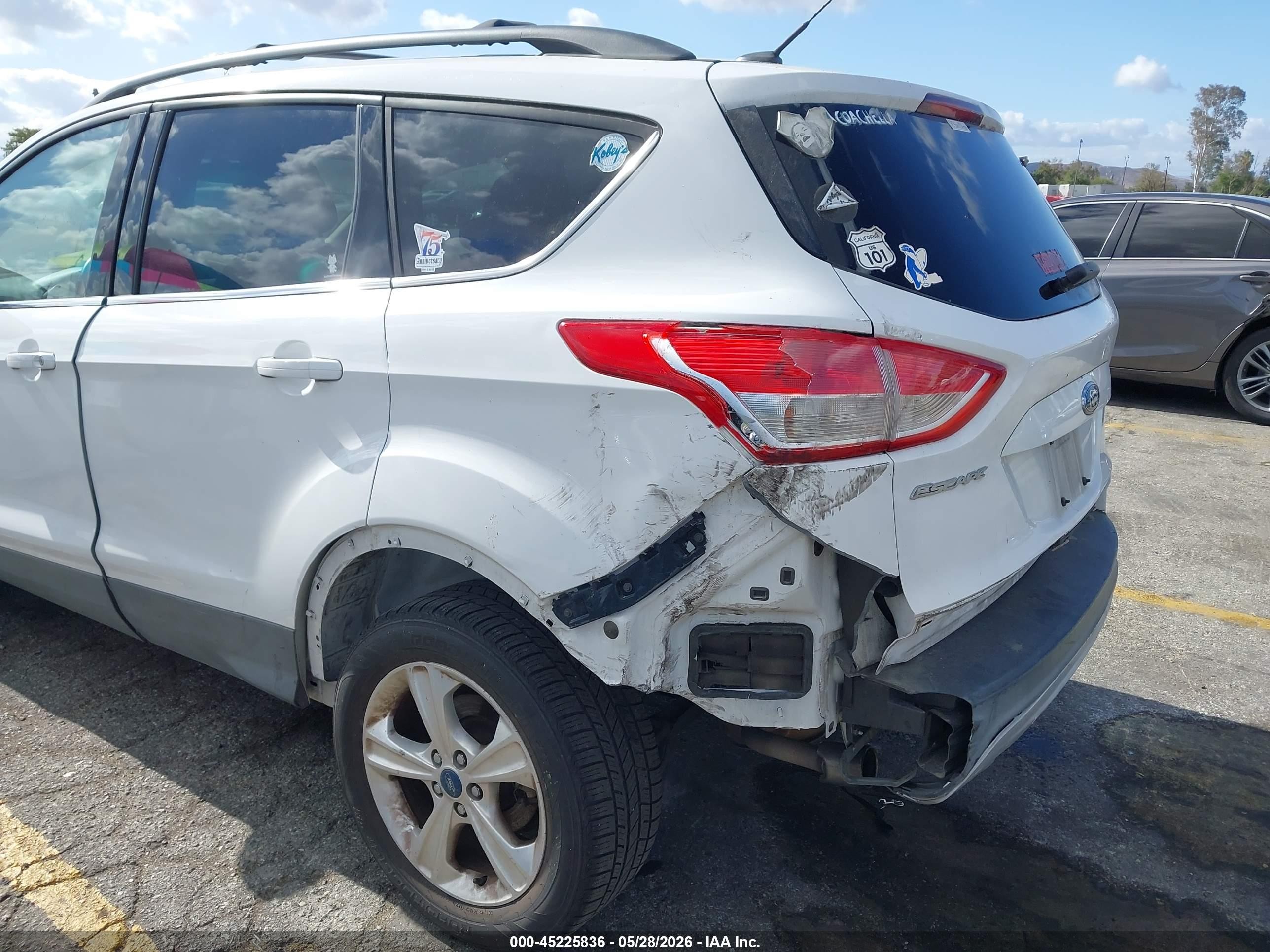 2013 Ford Escape Se Белый vin: 1FMCU0G99DUD17999