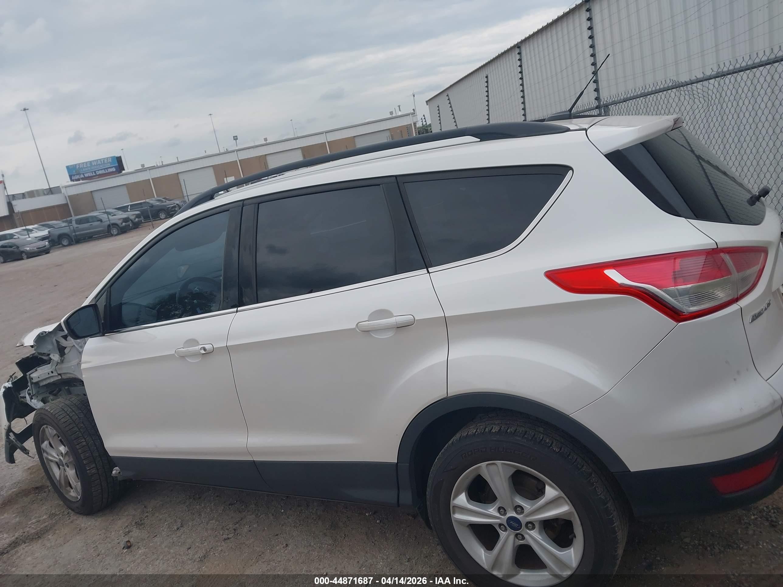 2015 Ford Escape Se White vin: 1FMCU0G99FUA07466