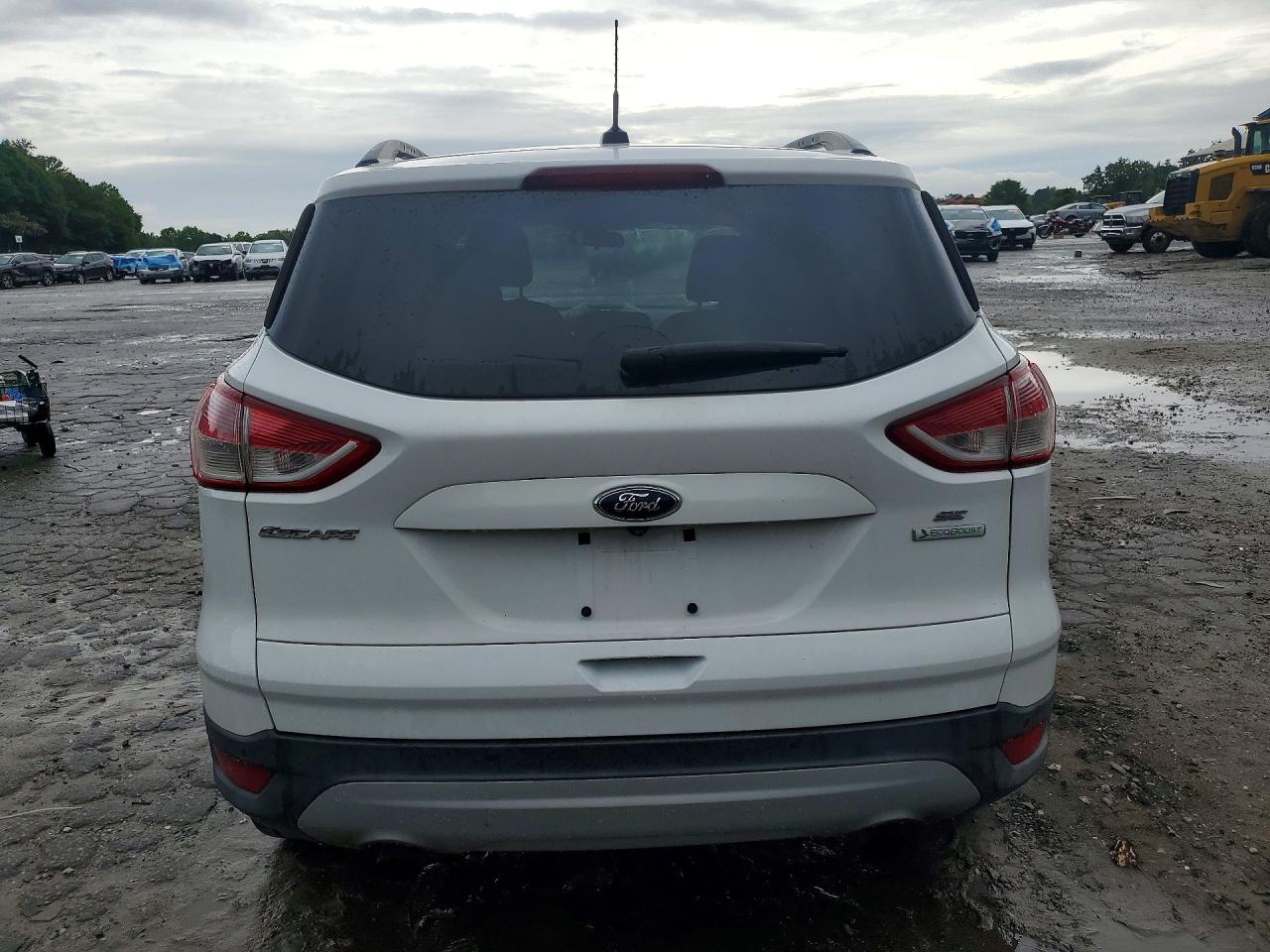 2015 Ford Escape Se White vin: 1FMCU0G99FUB09432