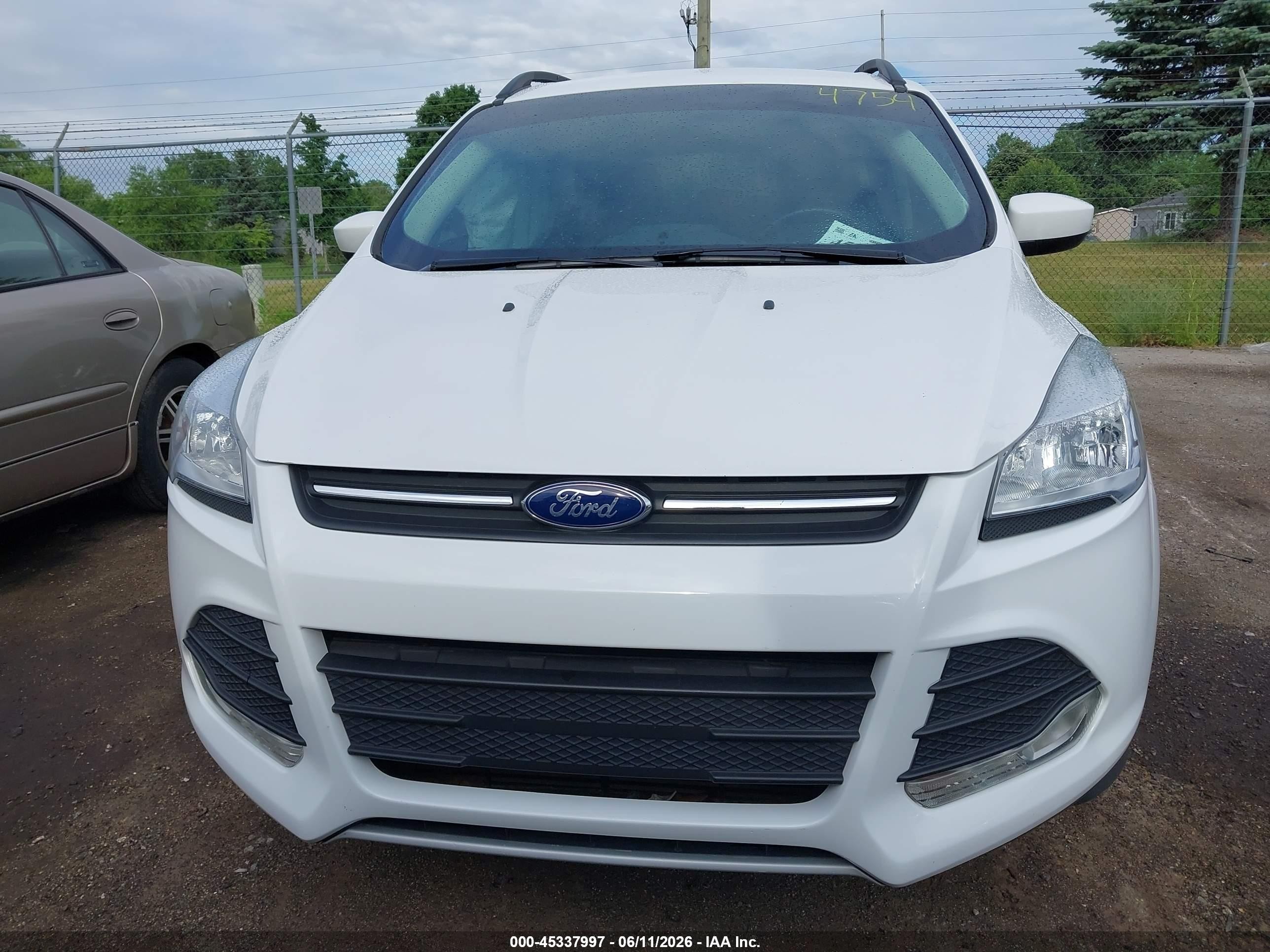 2015 Ford Escape Se White vin: 1FMCU0G99FUC34754