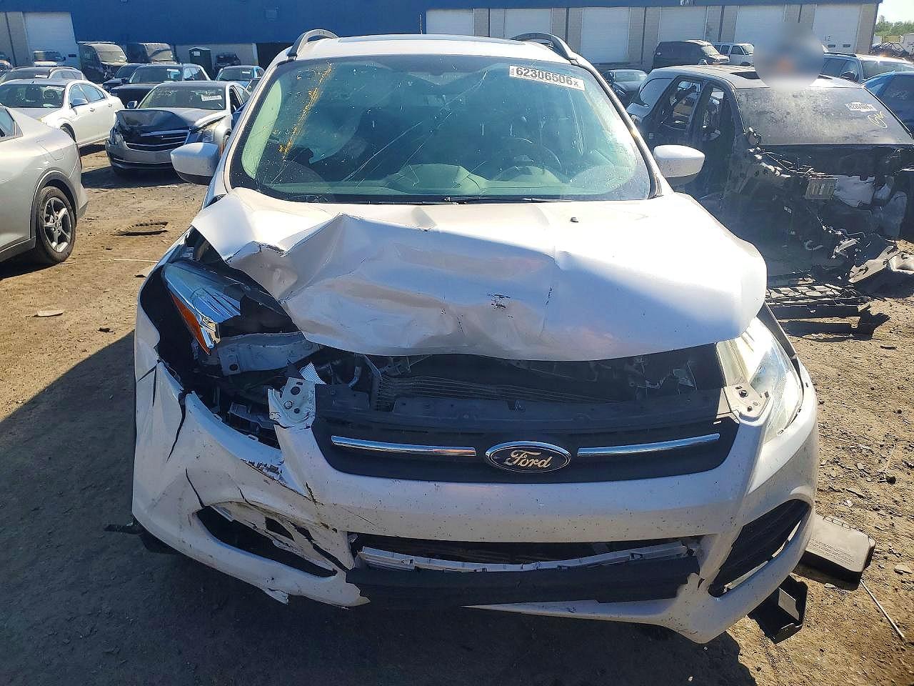 2014 Ford Escape Se Белый vin: 1FMCU0G9XEUB07011