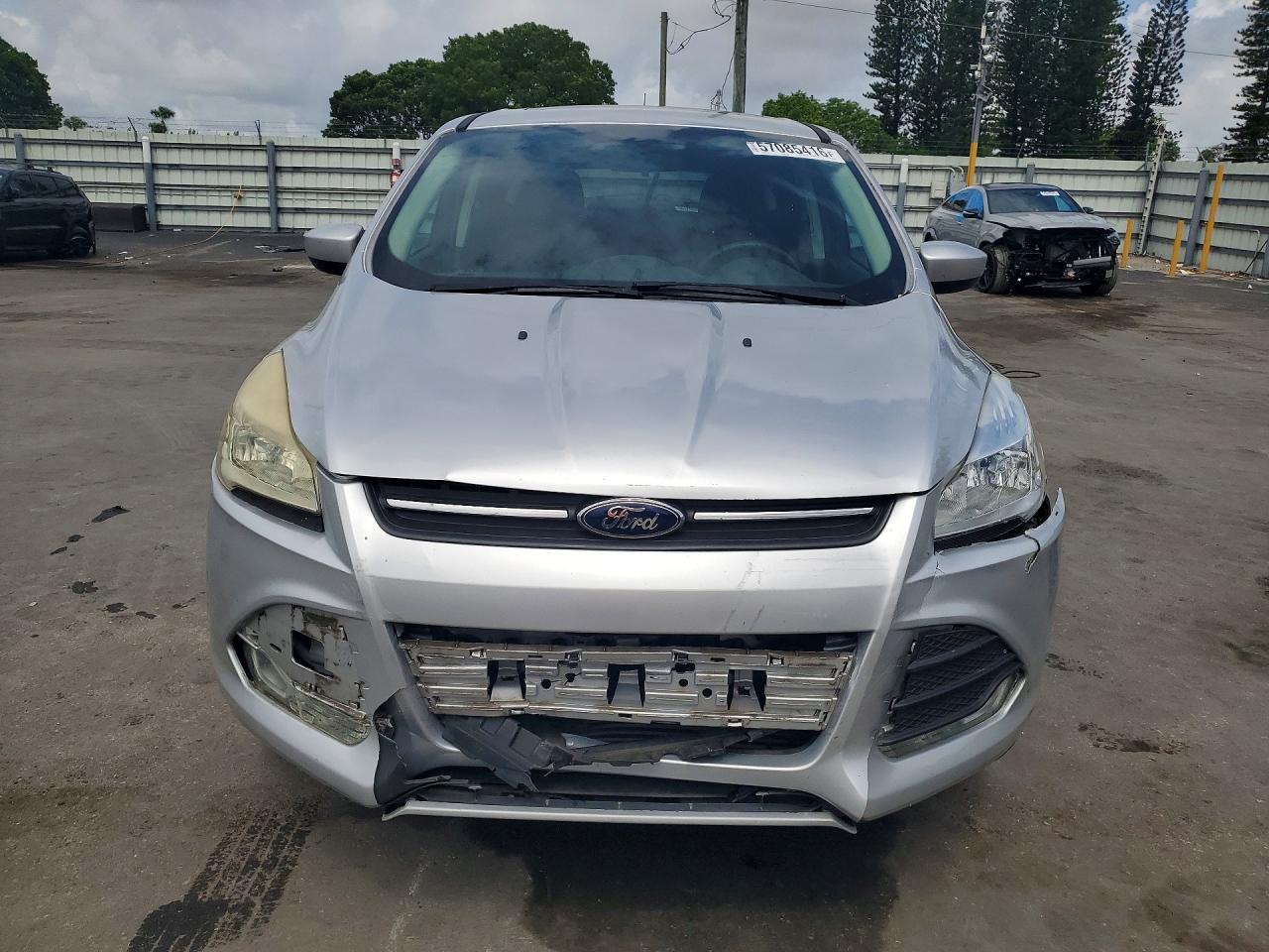 2014 Ford Escape Se Серебряный vin: 1FMCU0G9XEUC69236