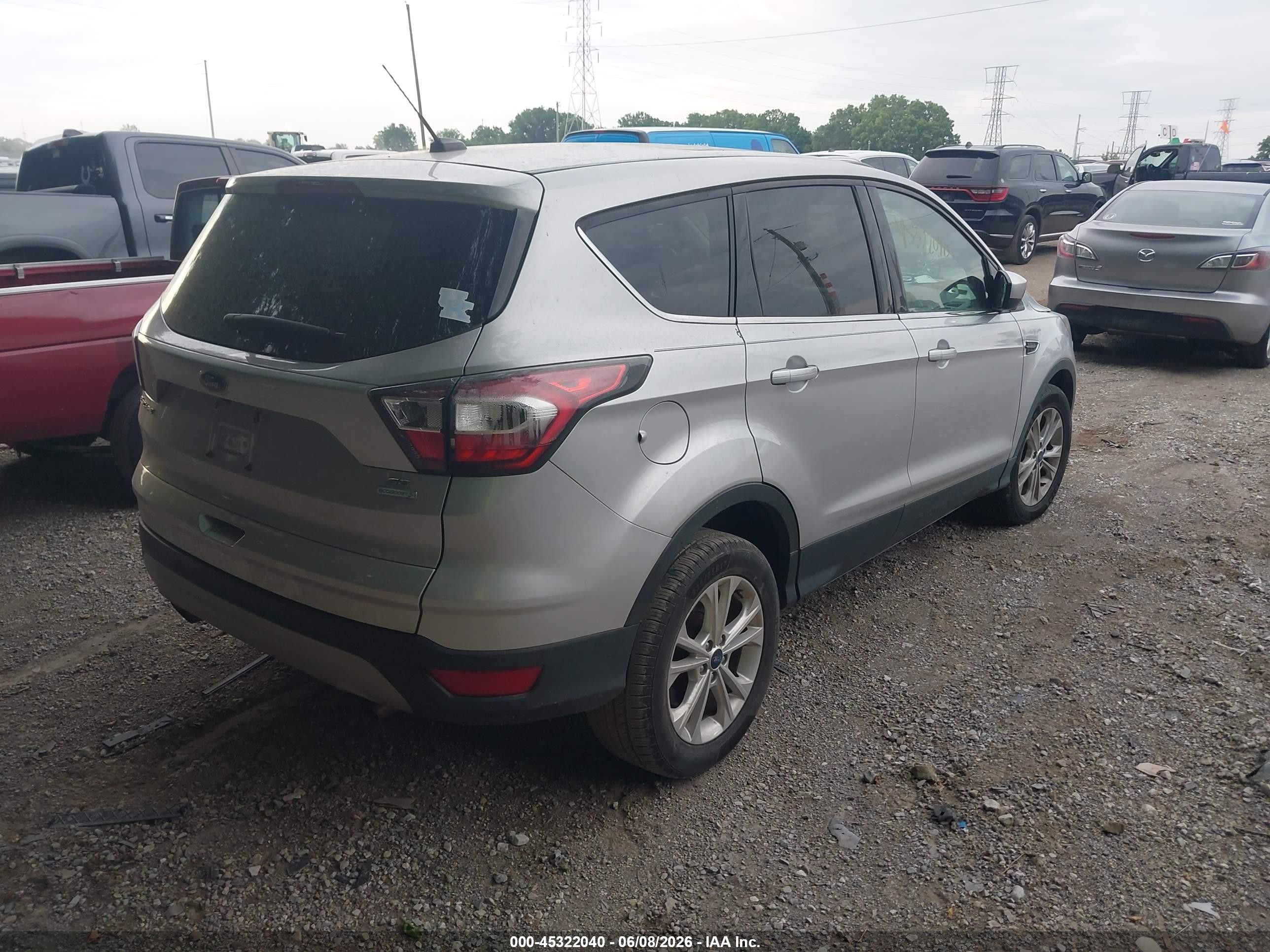 2017 Ford Escape Se Silver vin: 1FMCU0GD0HUB50975