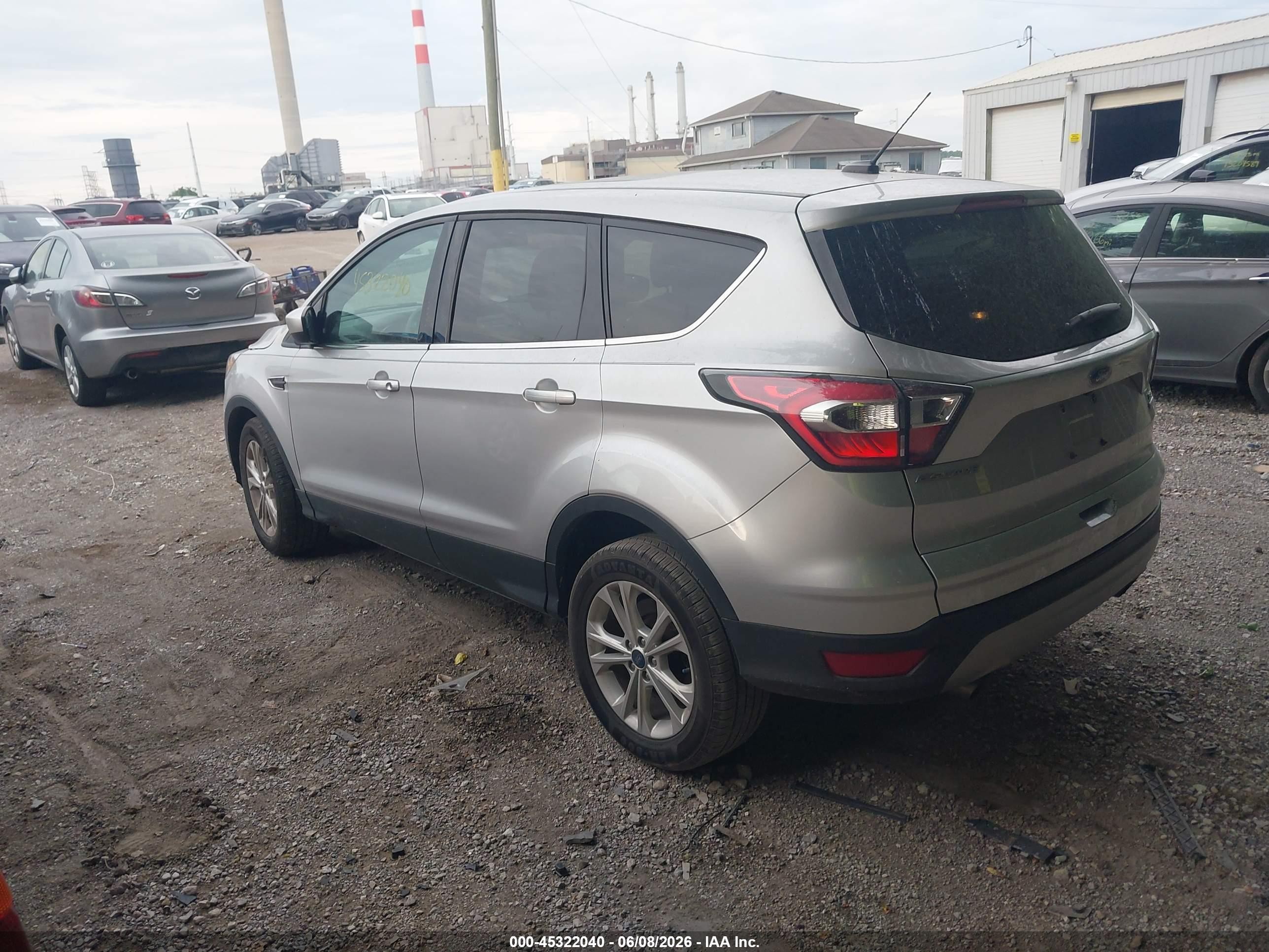 2017 Ford Escape Se Silver vin: 1FMCU0GD0HUB50975