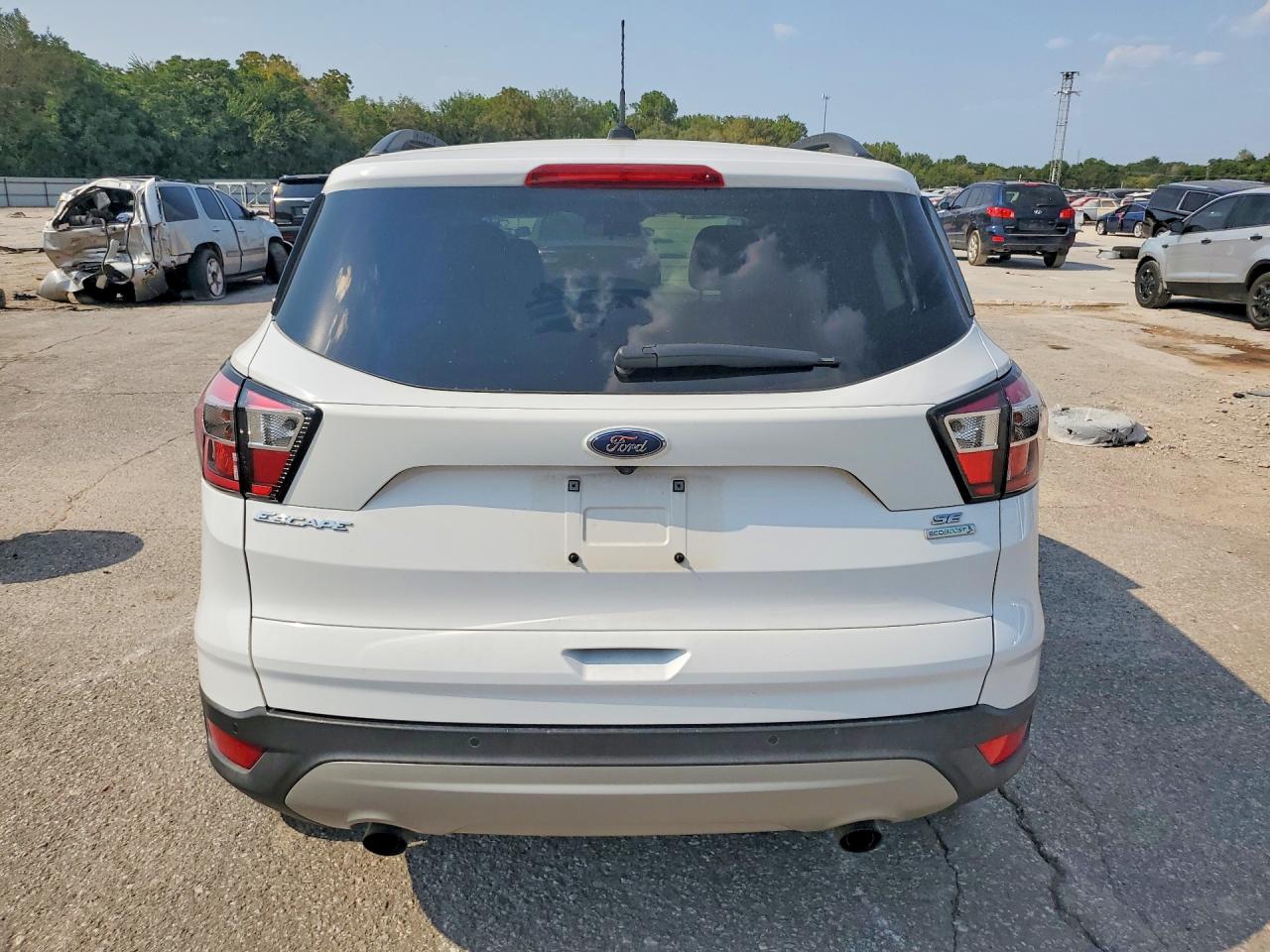 2017 Ford Escape Se White vin: 1FMCU0GD0HUD17948